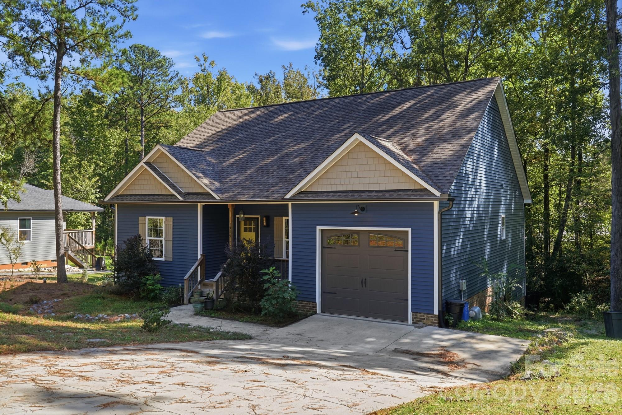 Single Family Residence at 1534 Hathaway Drive, Rock Hill, photo 2 of 47