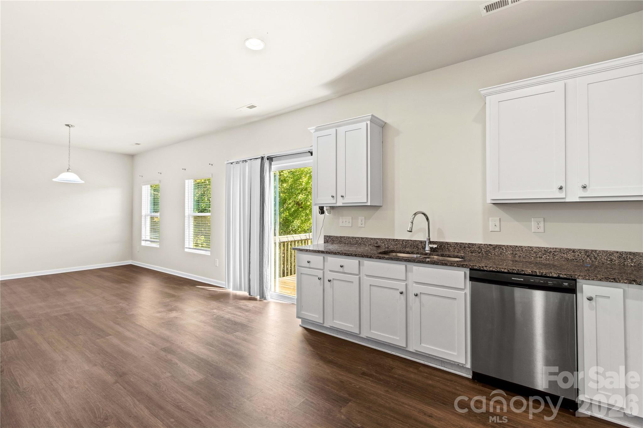 Single Family Residence at 133 Sandtrap Drive, Statesville, photo 10 of 38