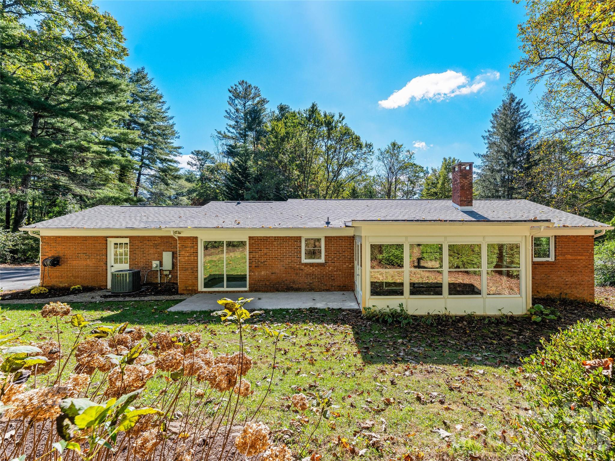 Plenty of Room for Pets or Play - 133 Kent Lane, Hendersonville