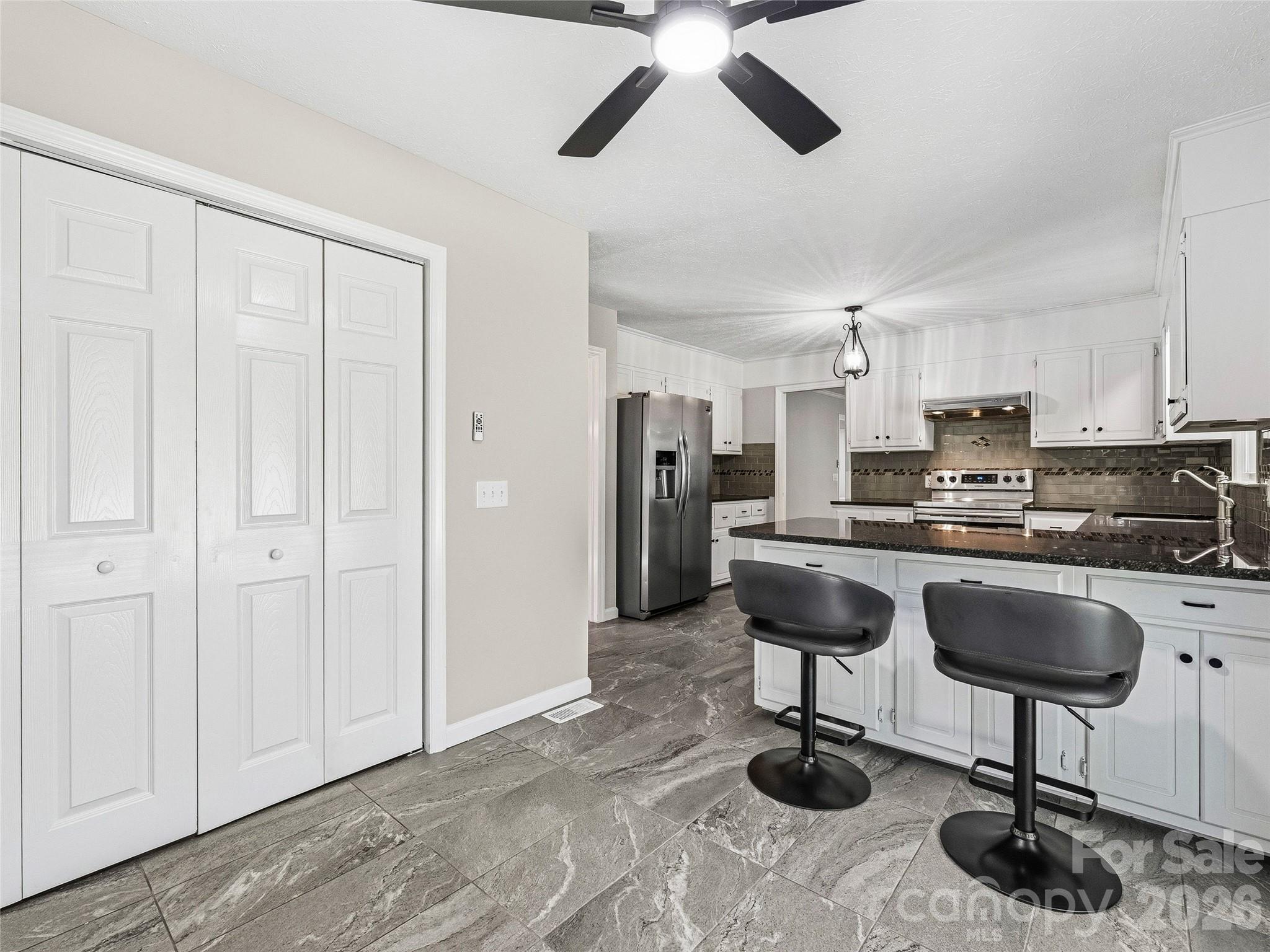 Light and Bright - 133 Kent Lane, Hendersonville