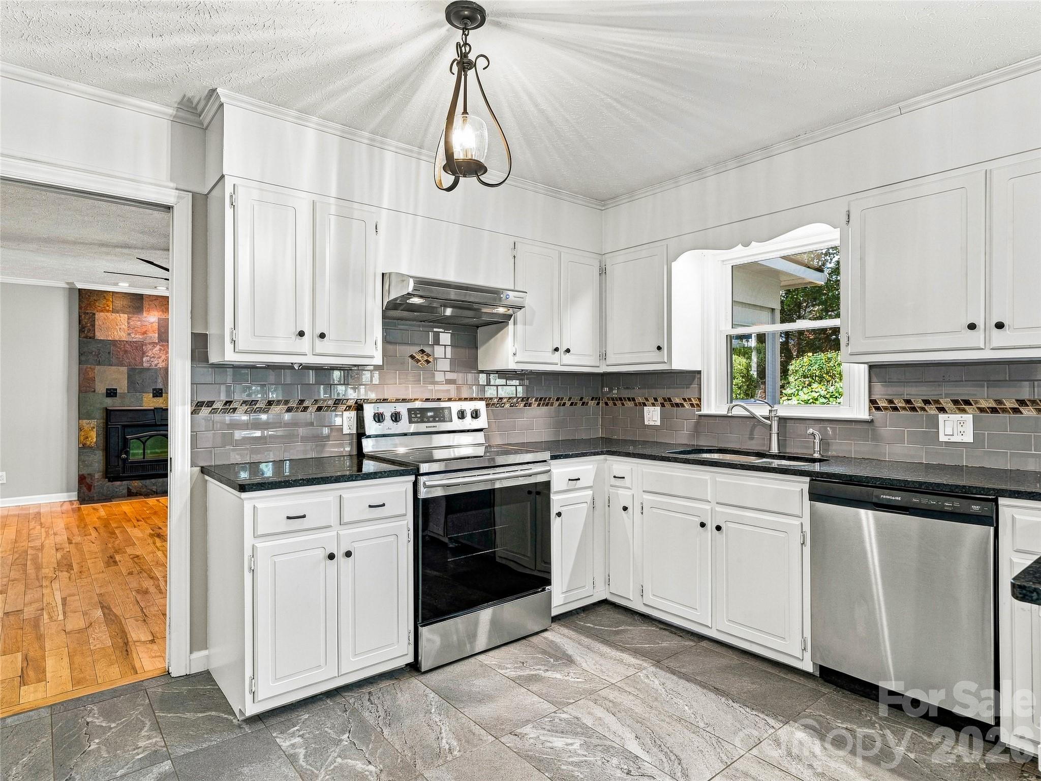 Kitchen has Tremendous Work Flow Appeal - 133 Kent Lane, Hendersonville