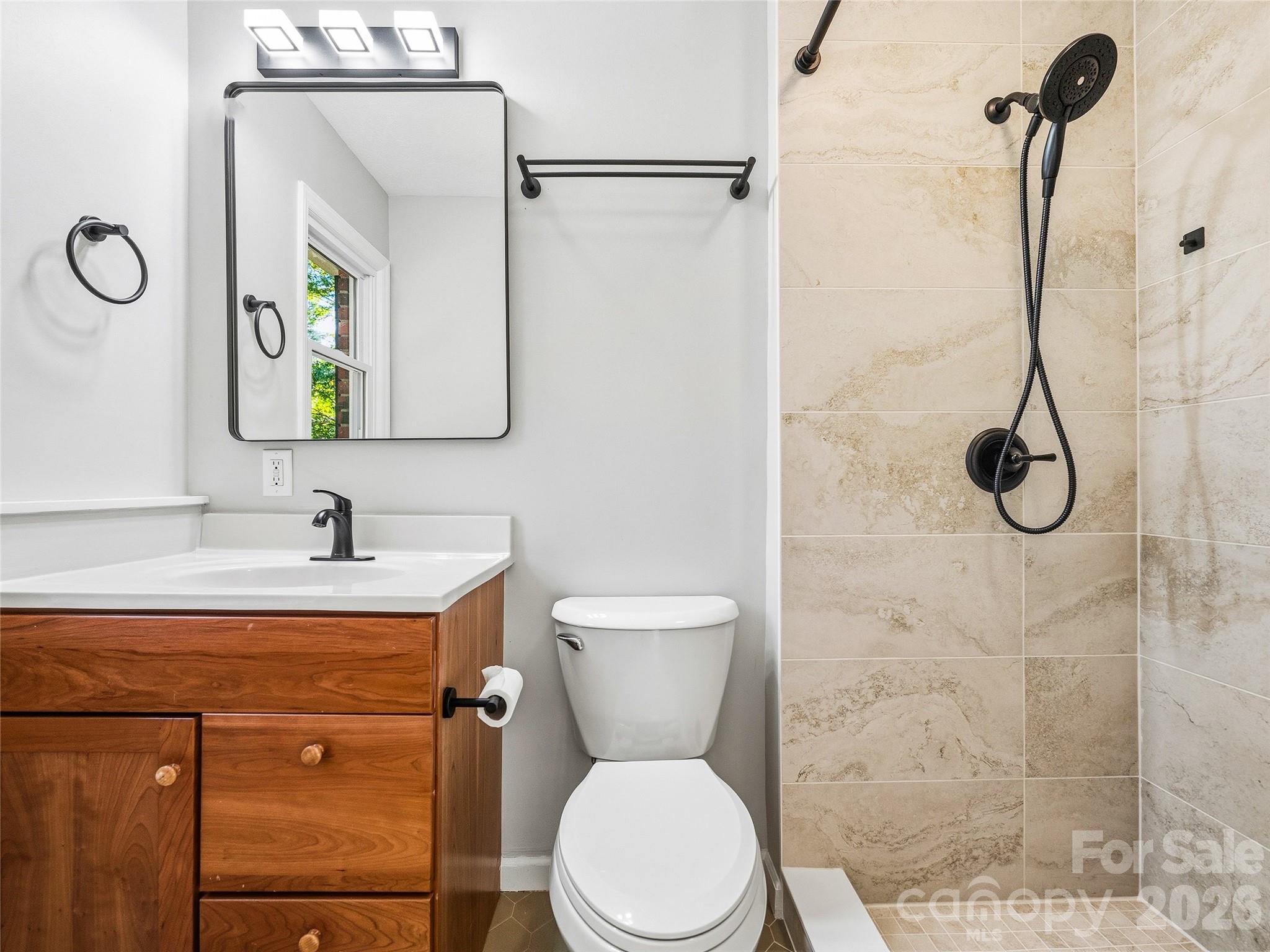 Updated Primary Bathroom - 133 Kent Lane, Hendersonville
