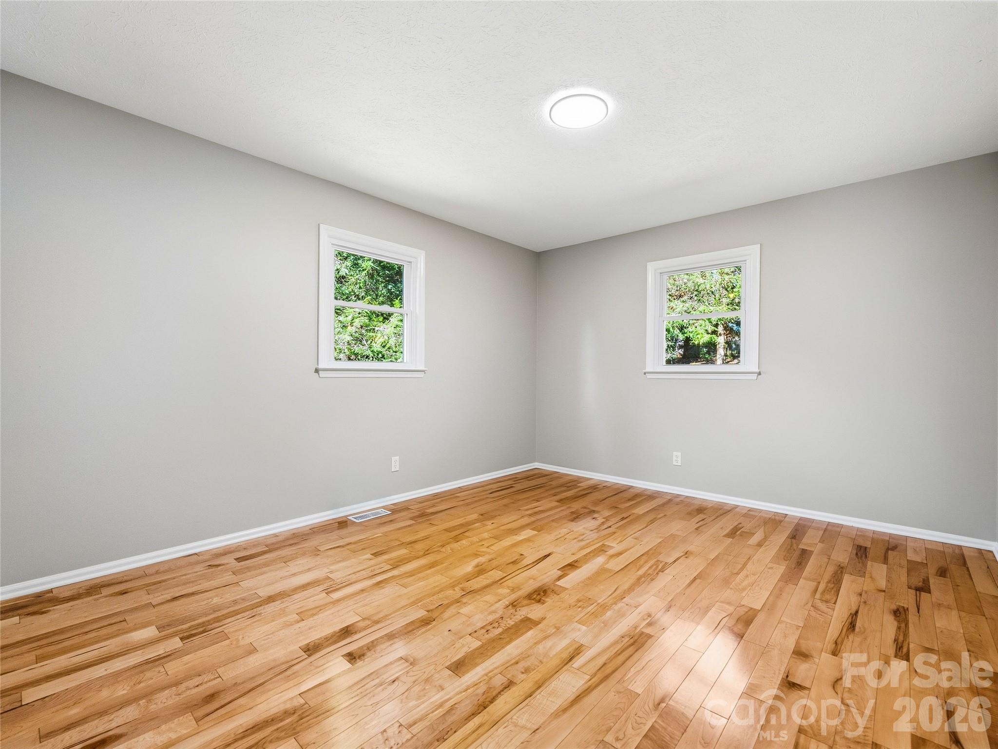 Quiet and Private Second Bedroom - 133 Kent Lane, Hendersonville