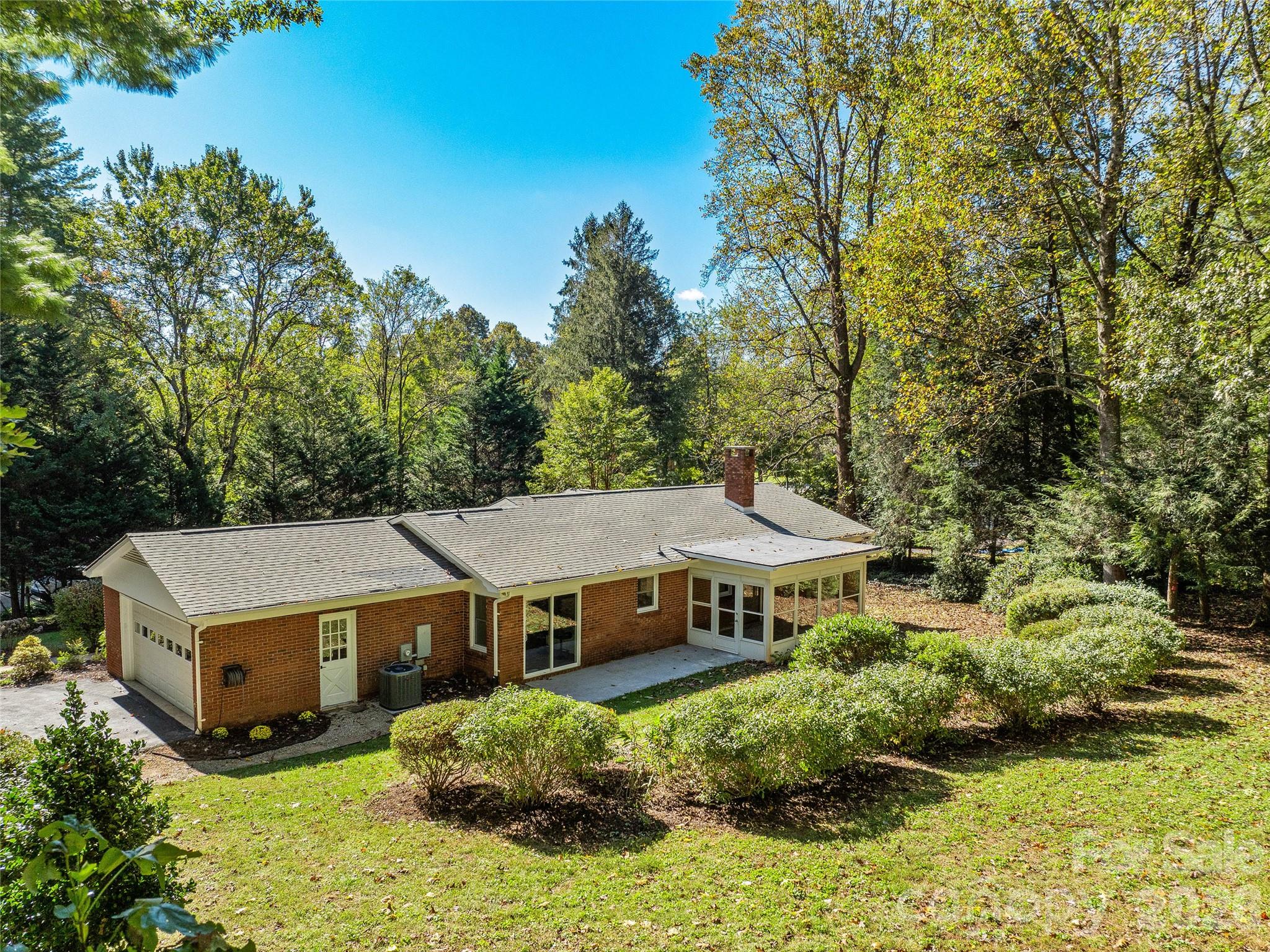 Almost a full acre lot! - 133 Kent Lane, Hendersonville