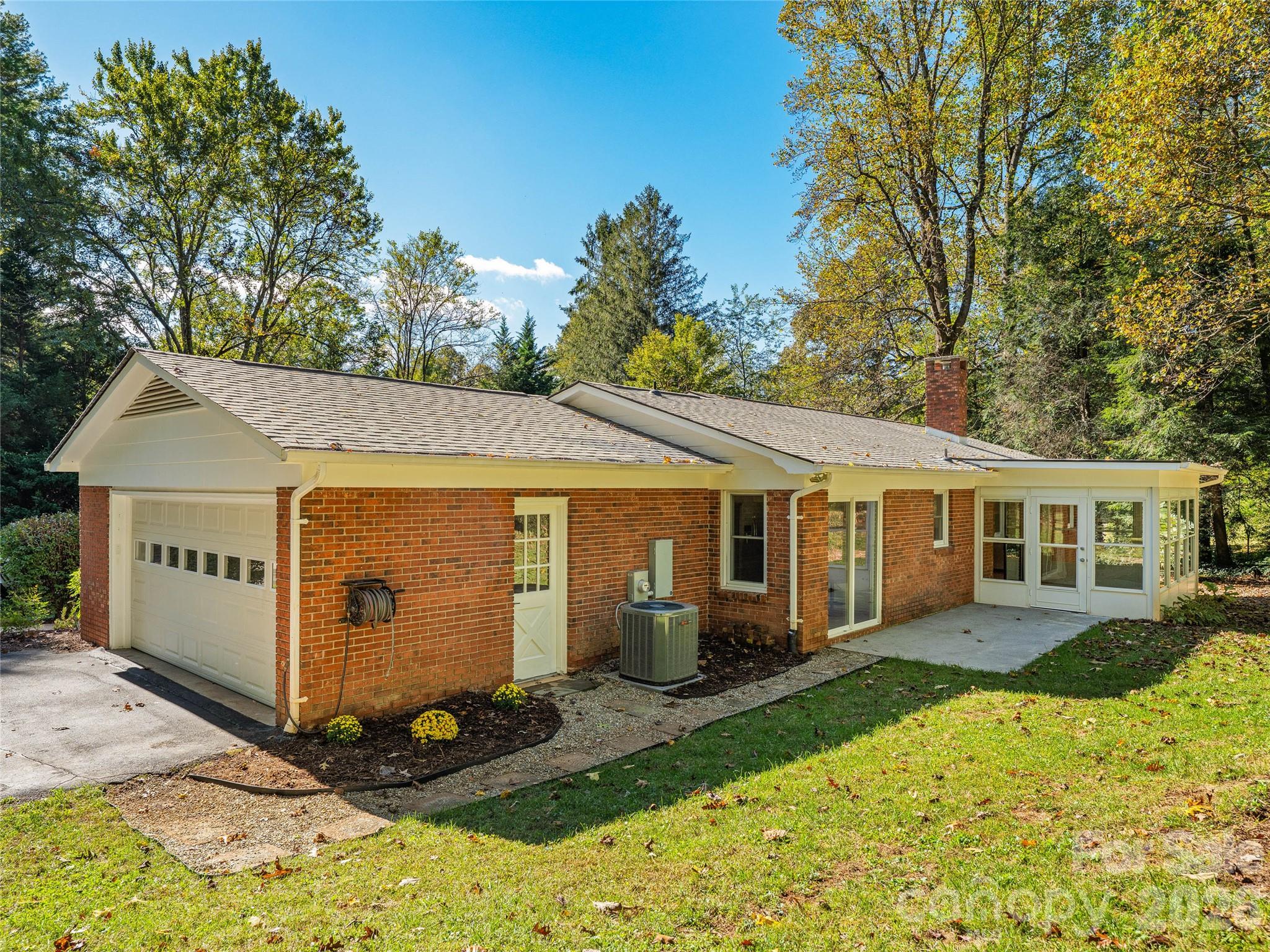 Nicely Landscaped Path to Patio - 133 Kent Lane, Hendersonville