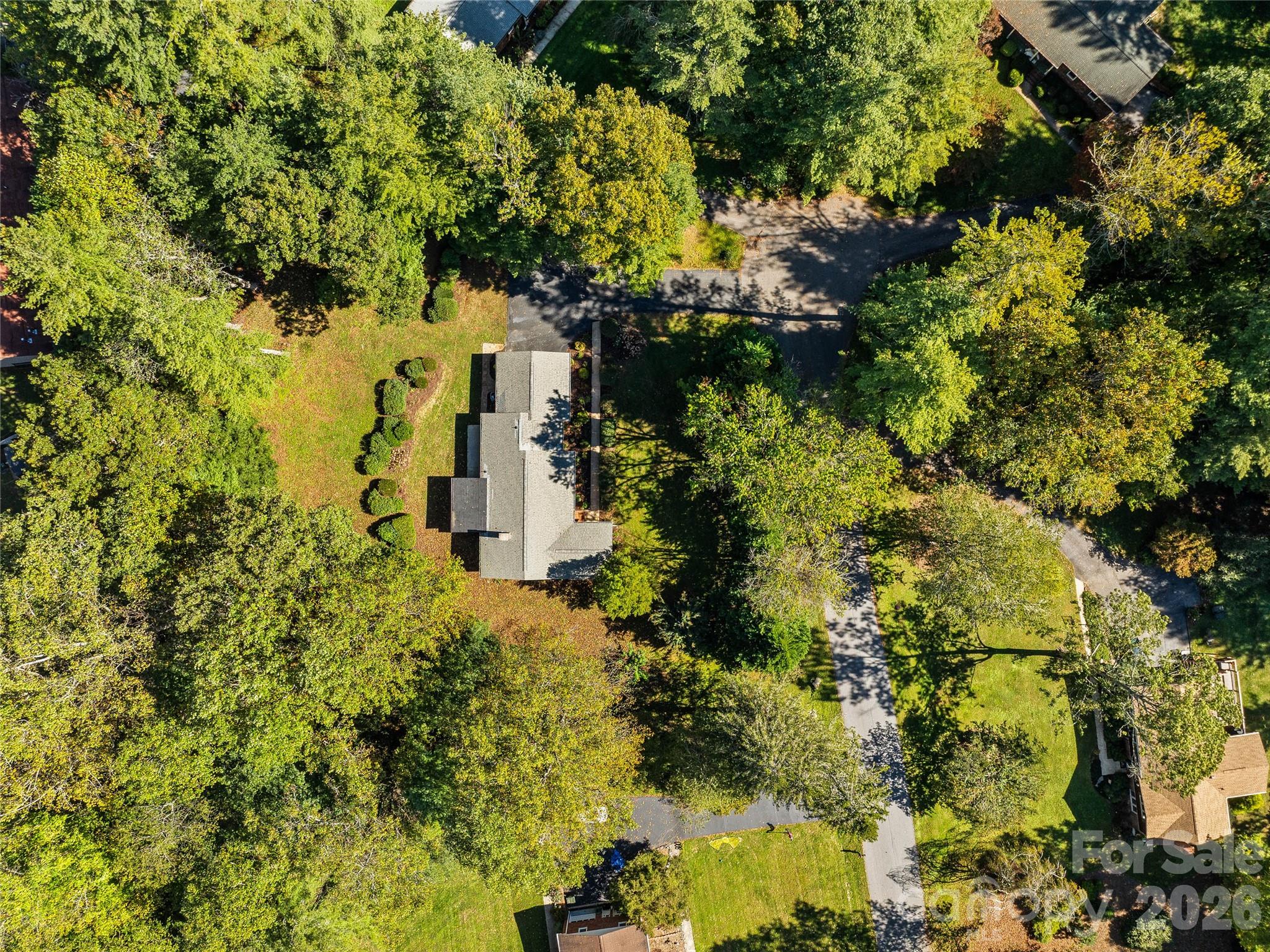 Wooded, Private Cul-de-sac Living - 133 Kent Lane, Hendersonville