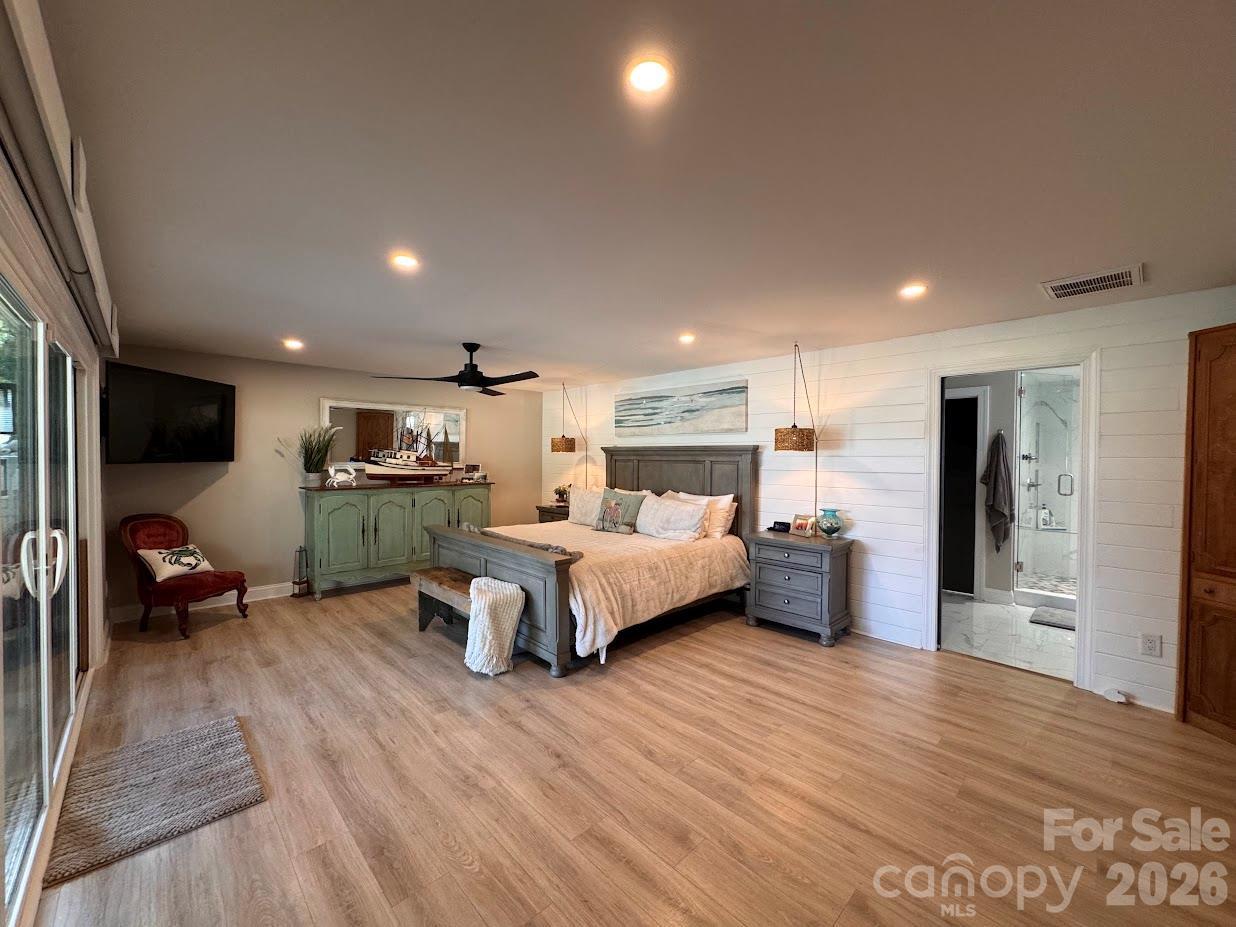 Single Family Residence at 15800 Henry Lane, Huntersville, photo 14 of 48