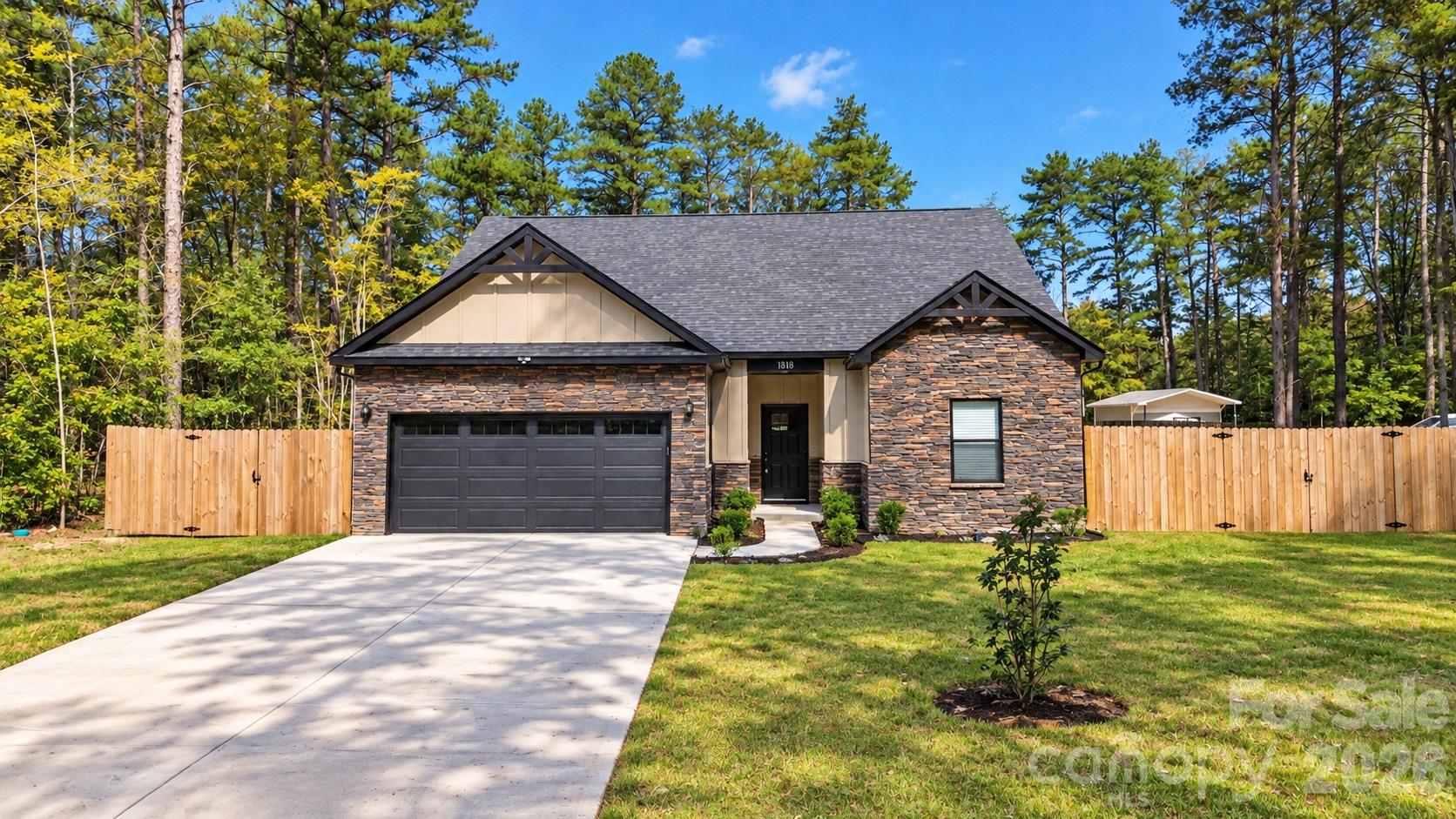 Single Family Residence at 6519 Pargo Road, Charlotte, photo 2 of 31