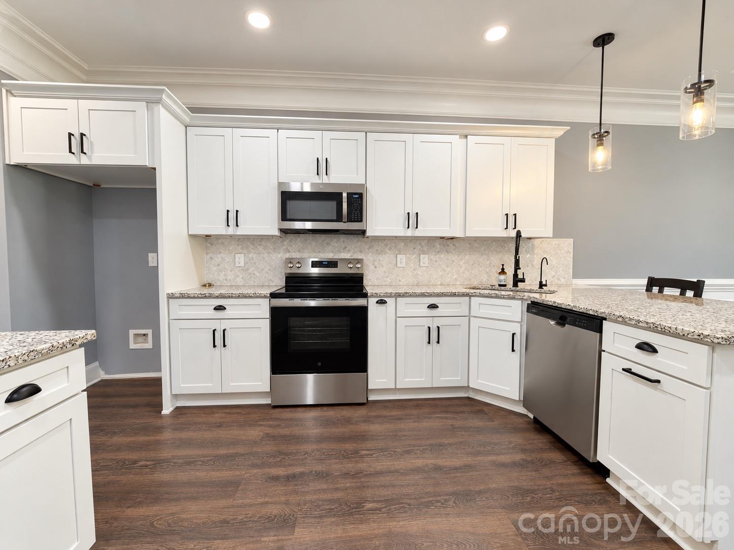 Single Family Residence at 6519 Pargo Road, Charlotte, photo 4 of 31