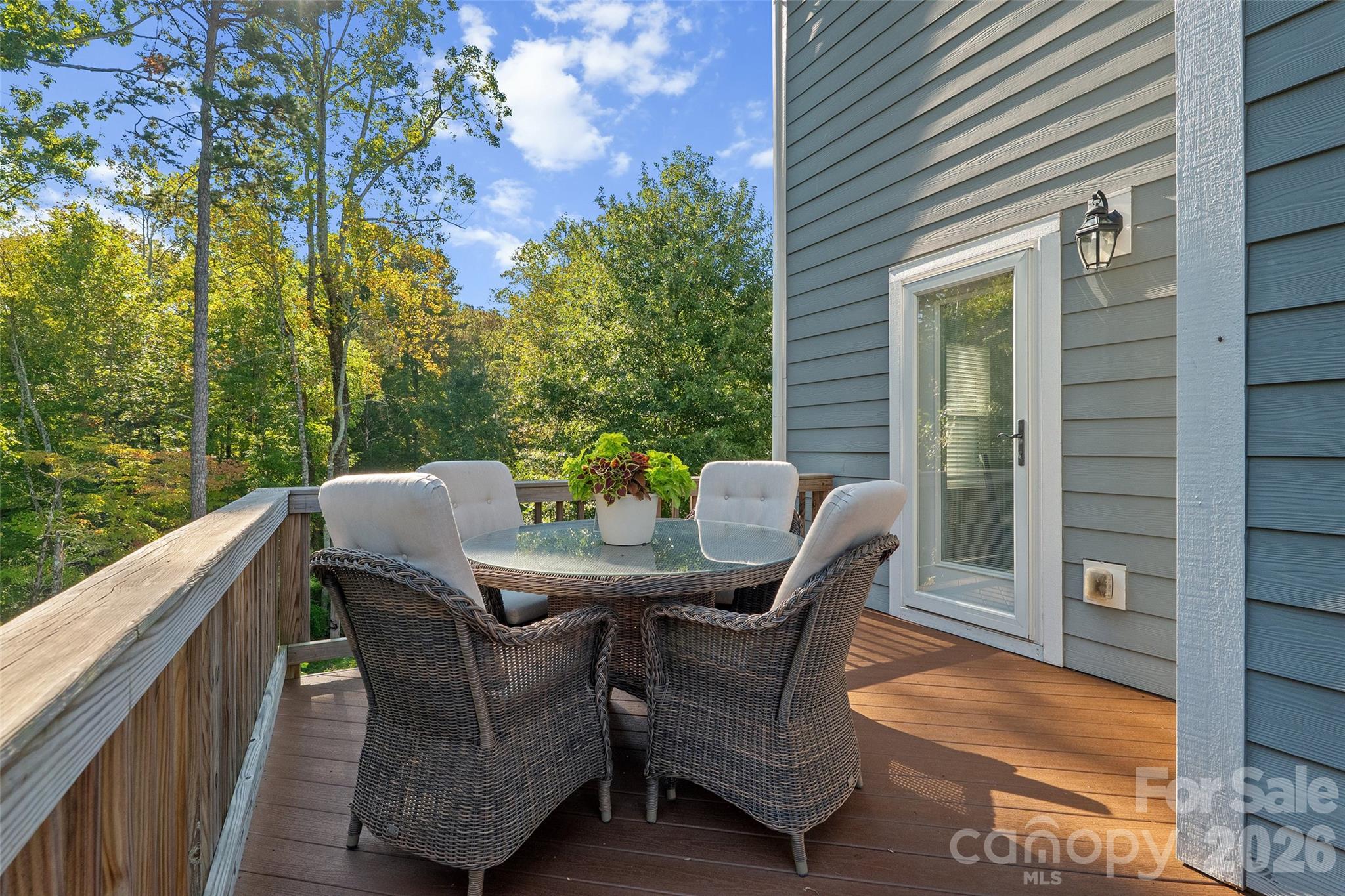 Main Level Deck - 423 Crisfield Court, York