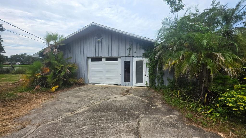 920 LAKE COVE TRL
