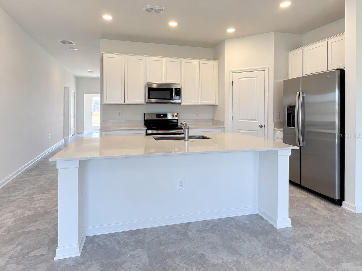 KITCHEN - 413 CEDAR KEY ST, DAVENPORT