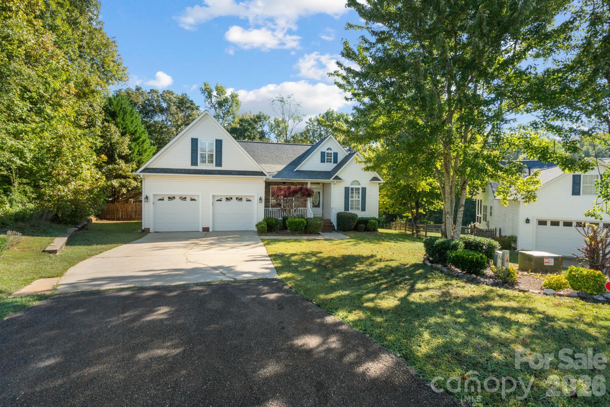 Single Family Residence at 4053 Navajo Court, Rock Hill, photo 3 of 45