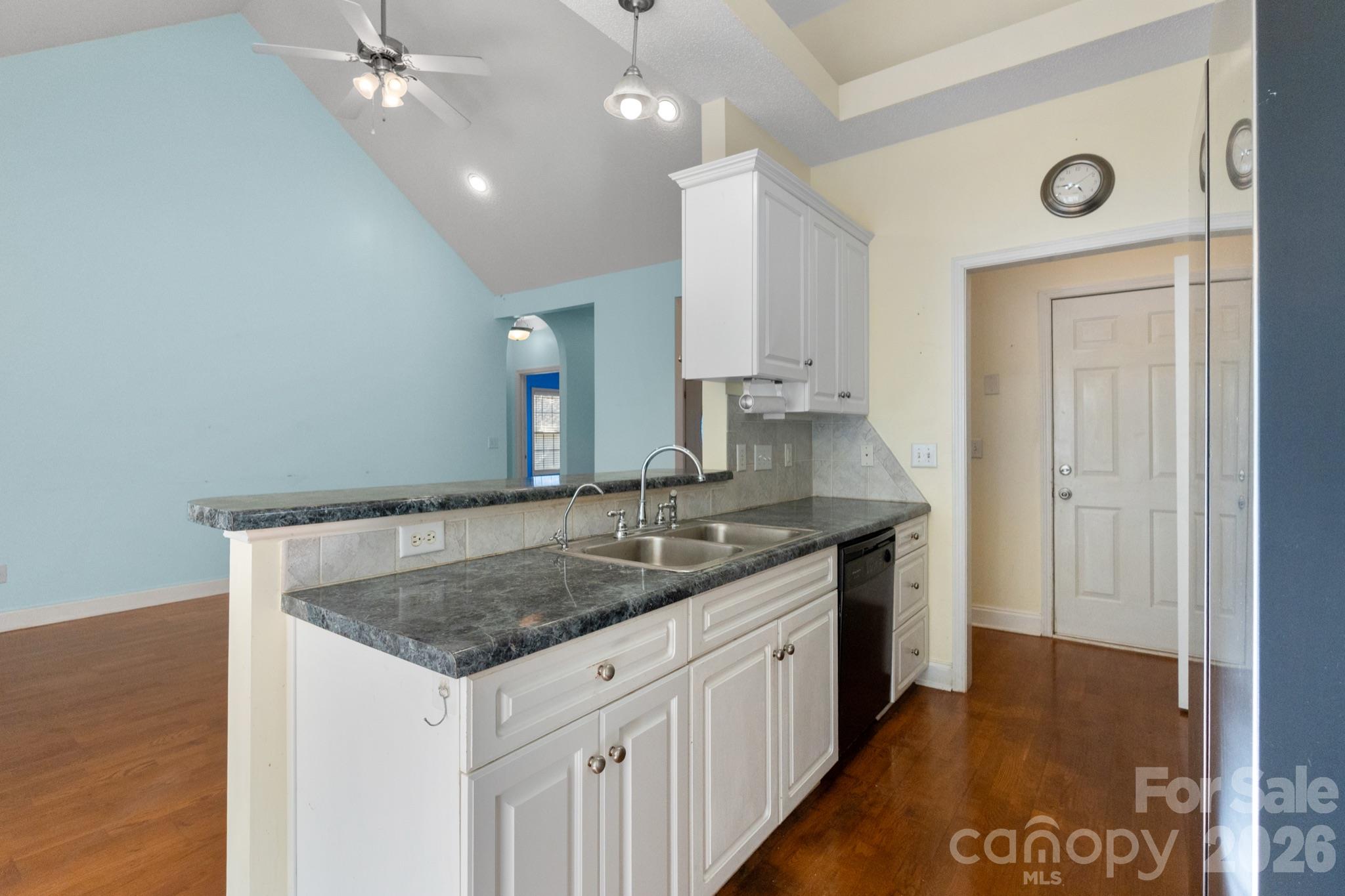 Single Family Residence at 4053 Navajo Court, Rock Hill, photo 14 of 45