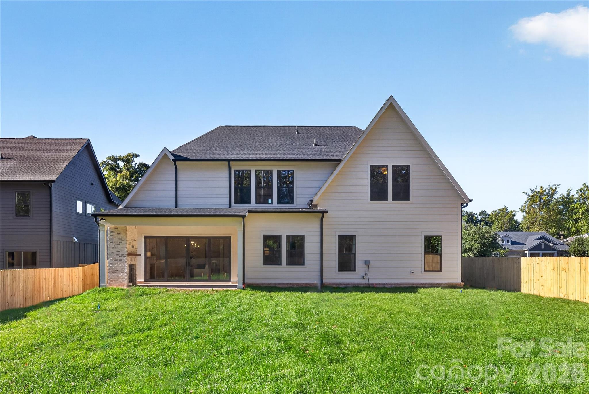 Single Family Residence at 215 Smithfield Drive, Charlotte, photo 6 of 48
