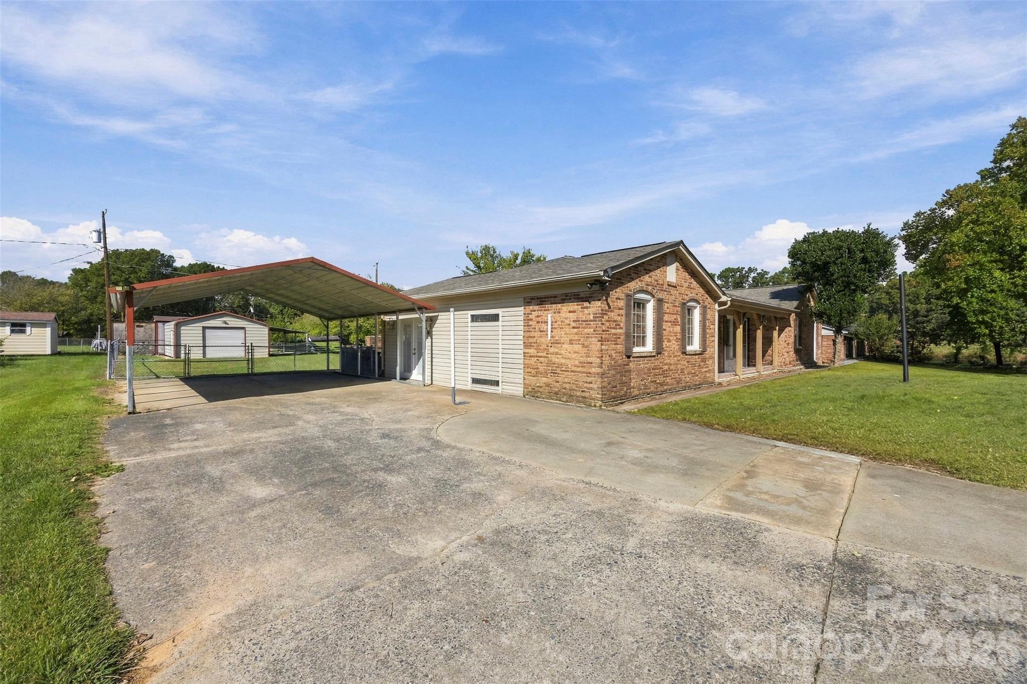 Single Family Residence at 106 White Plains Drive, Kings Mountain, photo 4 of 45