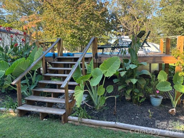 Beautiful Landscaping - 107 Piedmont Road, Belmont