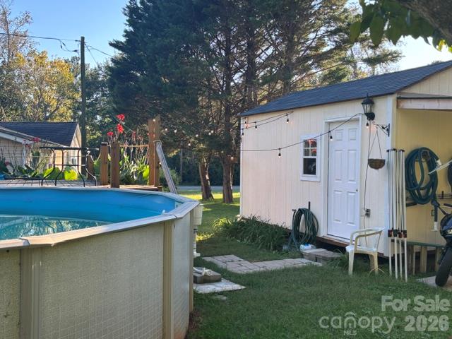 Pool and view of the pool house - 107 Piedmont Road, Belmont