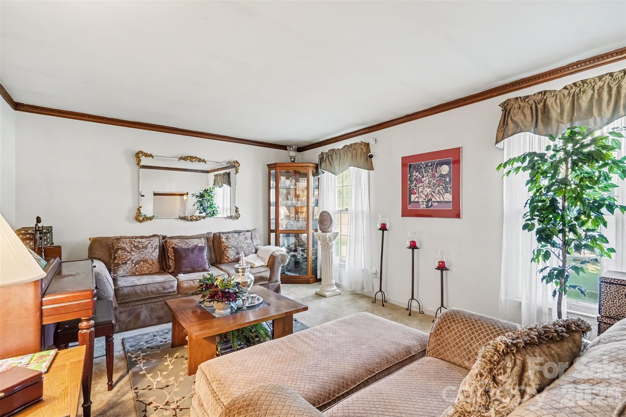 Single Family Residence at 4701 Farm Pond Lane, Charlotte, photo 2 of 23
