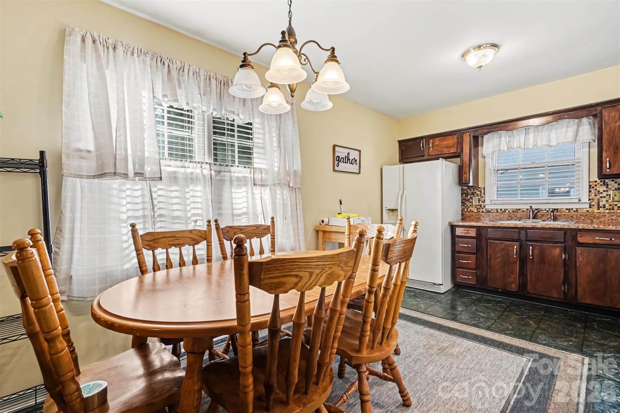 Single Family Residence at 4701 Farm Pond Lane, Charlotte, photo 4 of 23