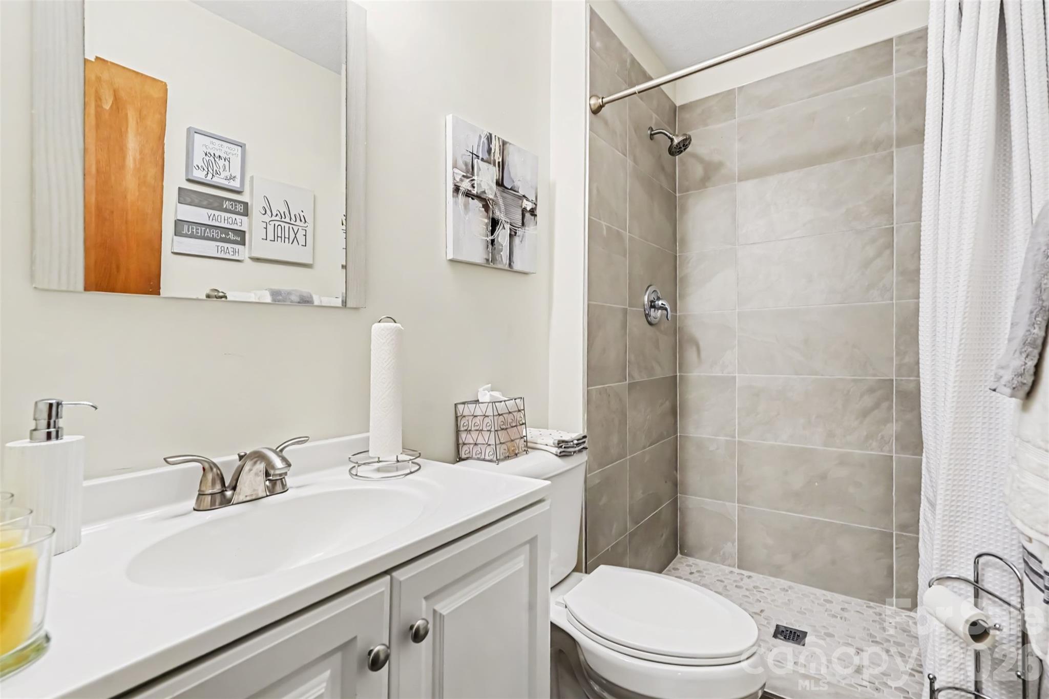 Single Family Residence at 4701 Farm Pond Lane, Charlotte, photo 12 of 23