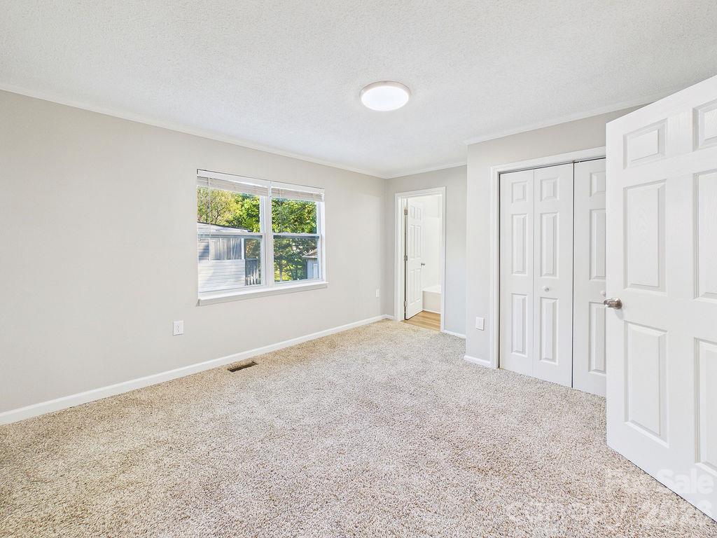 Single Family Residence at 1015 4th Avenue, Gastonia, photo 11 of 39
