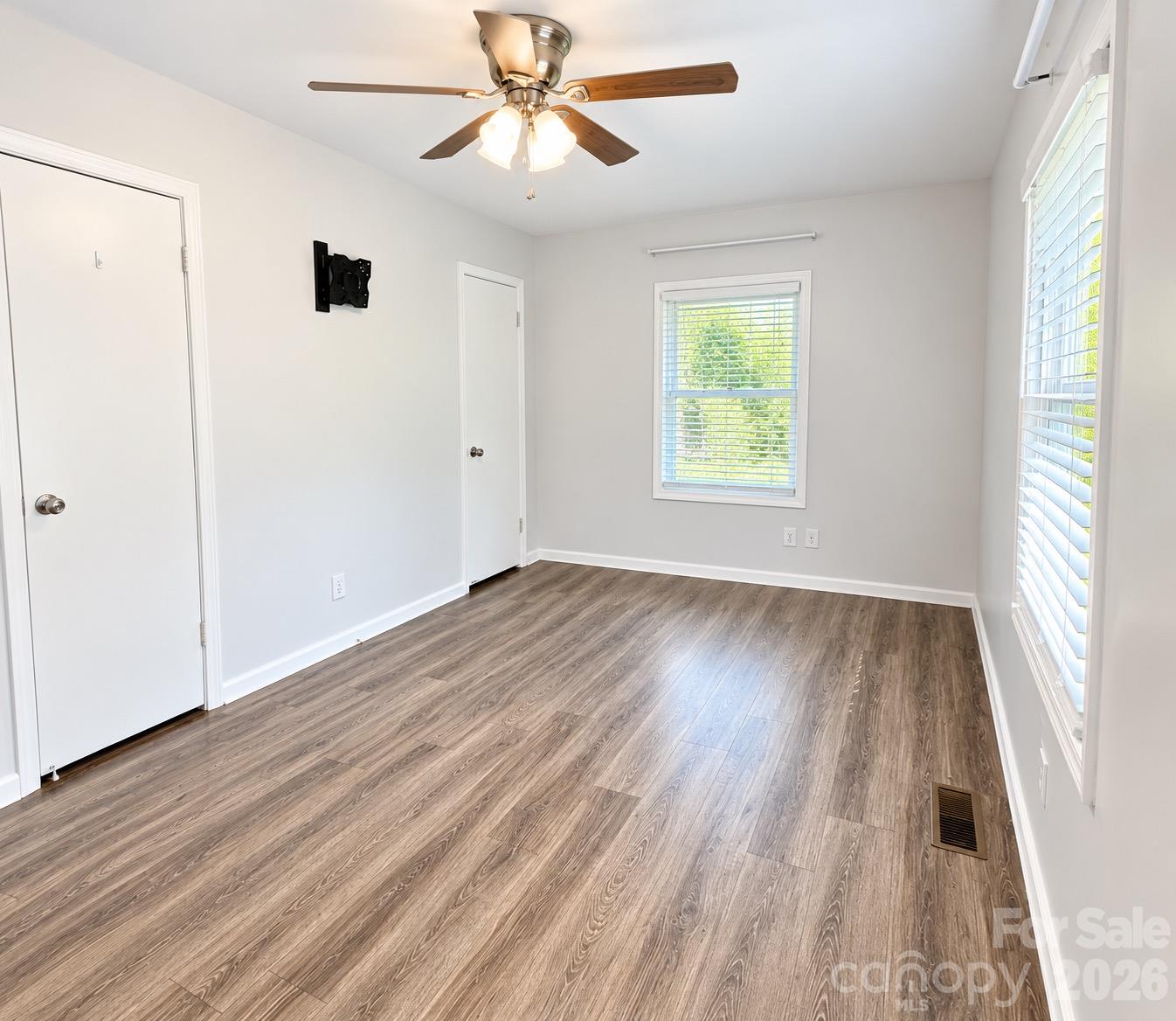 Single Family Residence at 84 E Hunt Drive, Nebo, photo 14 of 19