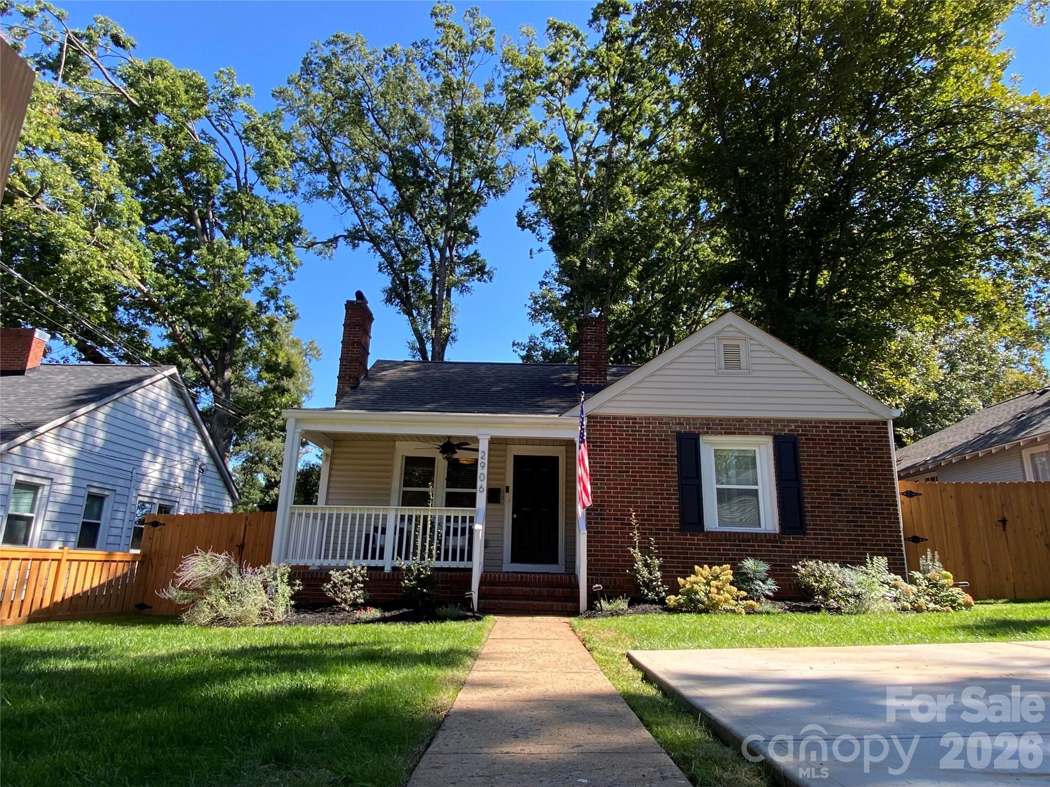 Single Family Residence at 2906 Rush Avenue, Charlotte, photo 2 of 26