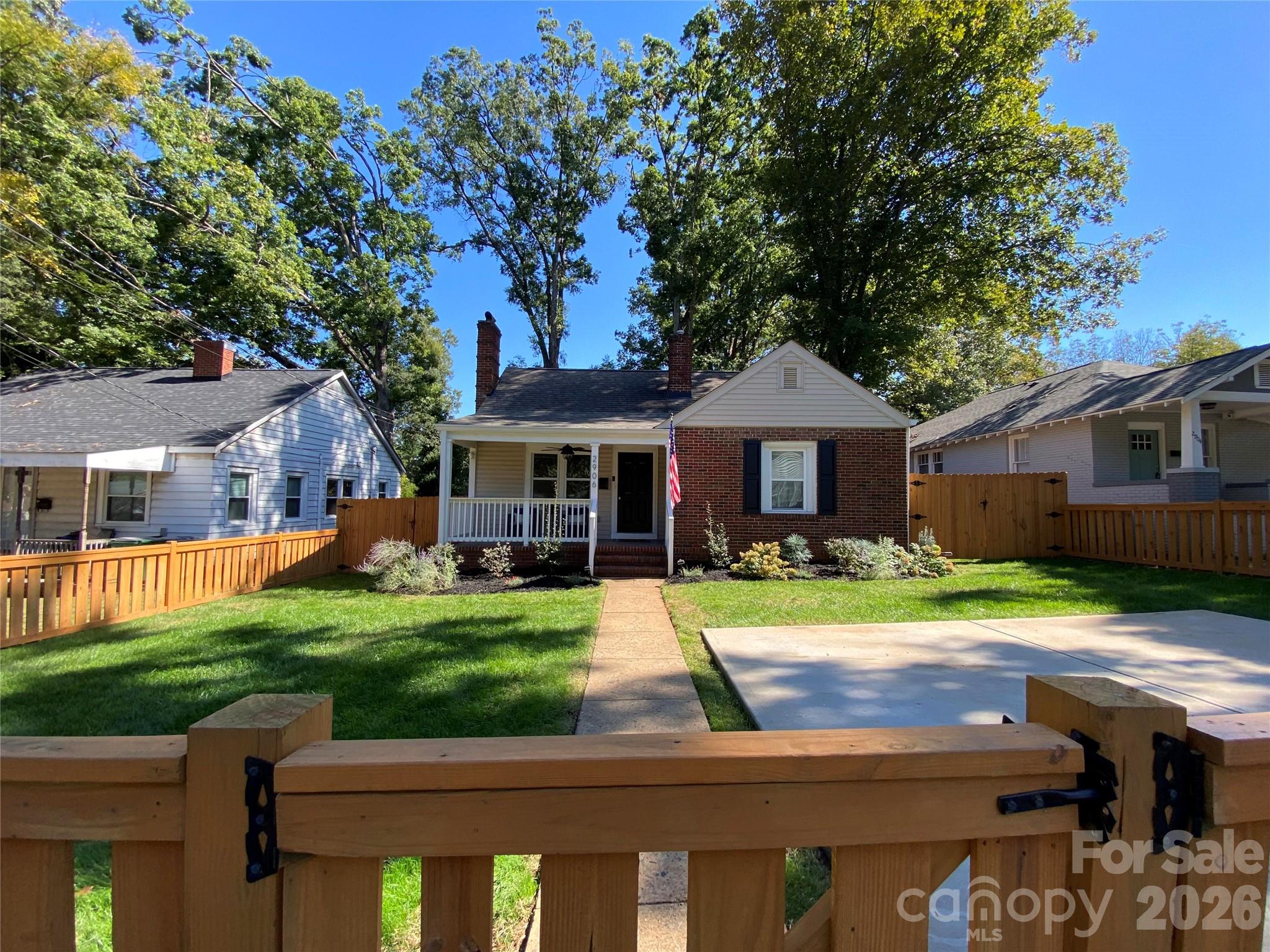 Single Family Residence at 2906 Rush Avenue, Charlotte, photo 3 of 26