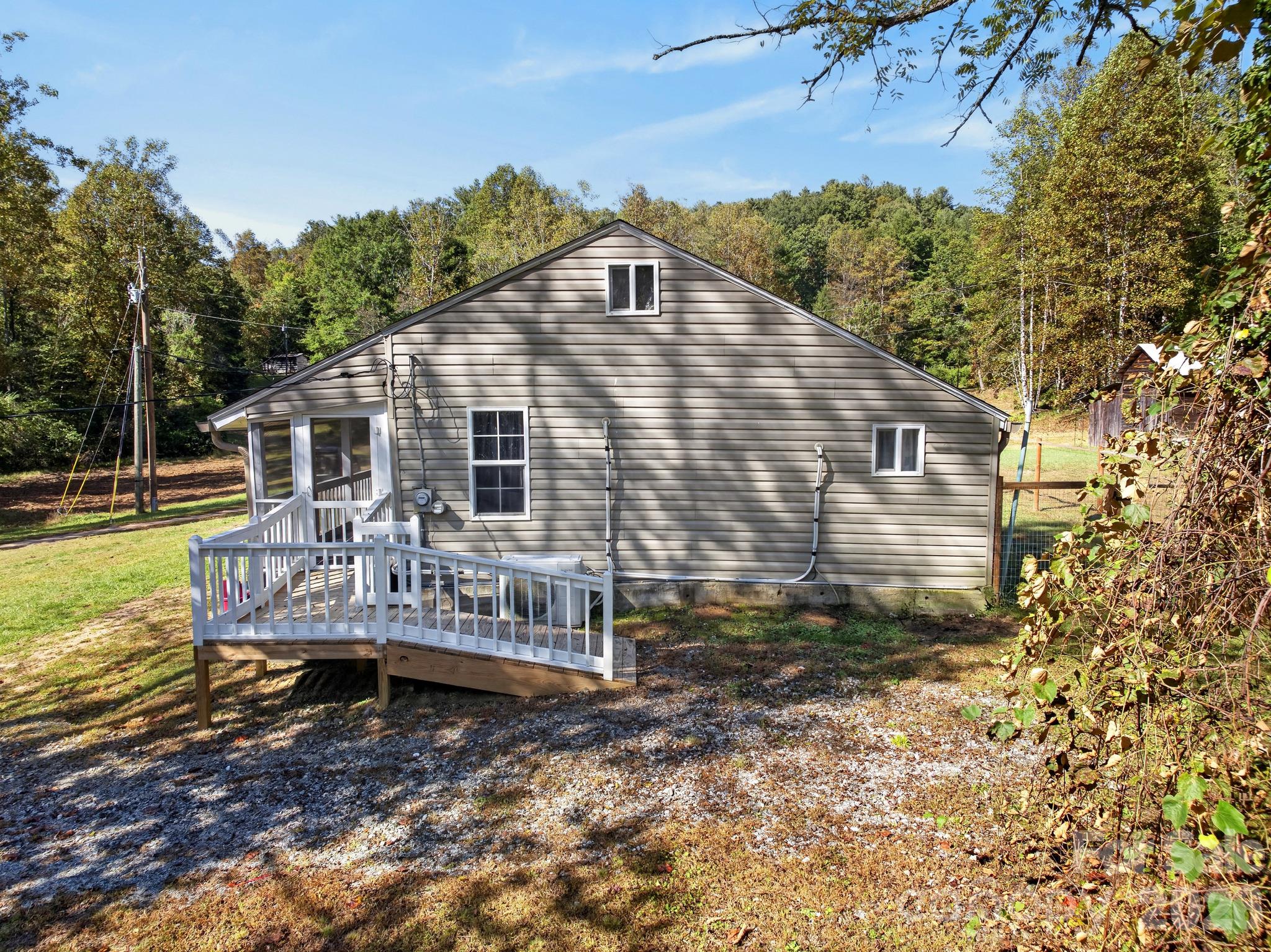 Single Family Residence at 2805 H T Road, Lenoir, photo 3 of 38