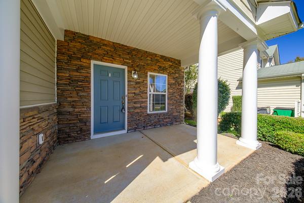 Single Family Residence at 13325 Pontchatrain Avenue, Charlotte, photo 2 of 19