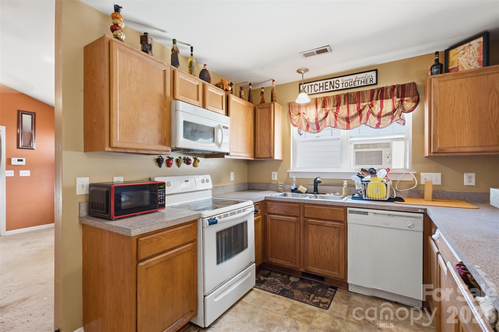 Virtually Decluttered - 160 Tarrington Drive, Statesville
