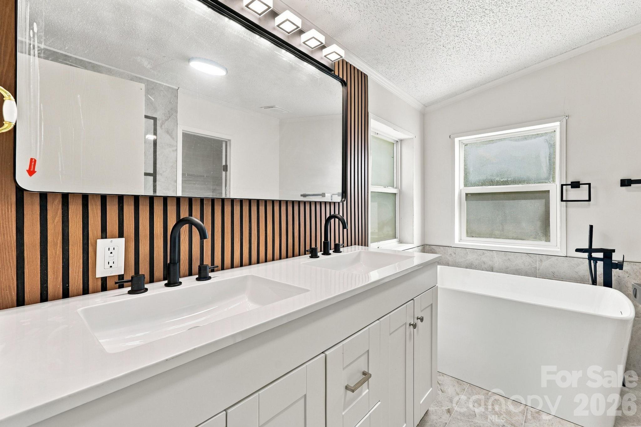 Single Family Residence at 323 Dogwood Road, Candler, photo 24 of 34