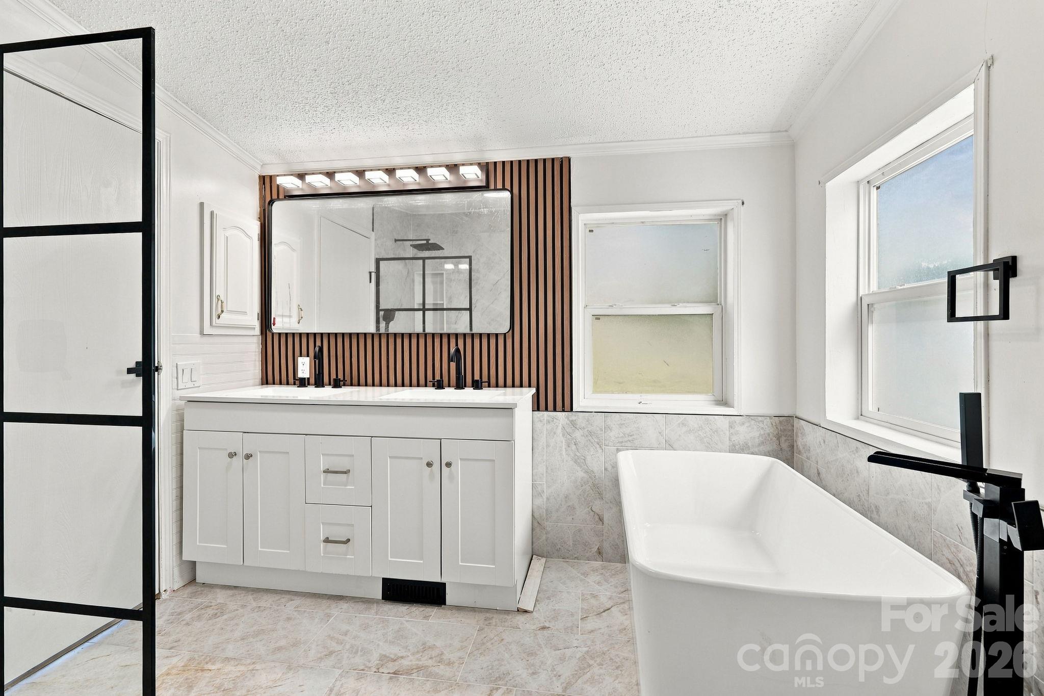 Single Family Residence at 323 Dogwood Road, Candler, photo 26 of 34
