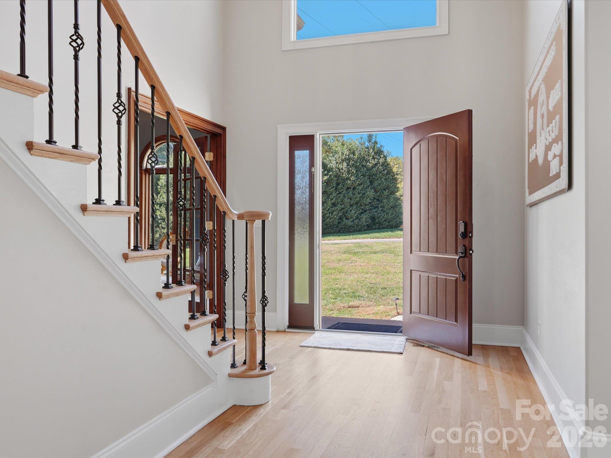 Single Family Residence at 122 Long Cove Lane, Mooresville, photo 2 of 48