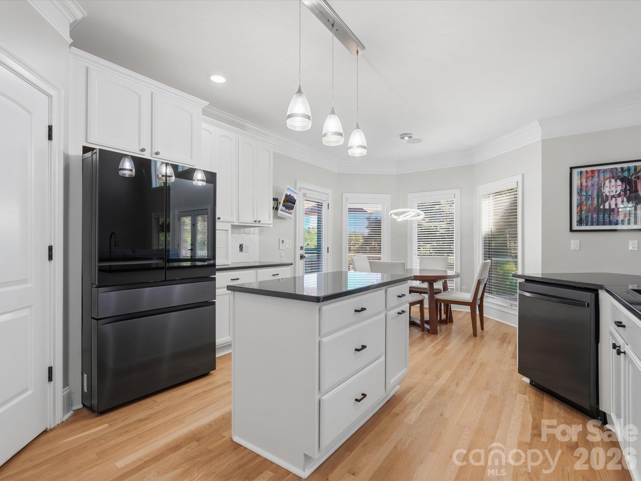 Single Family Residence at 122 Long Cove Lane, Mooresville, photo 11 of 48