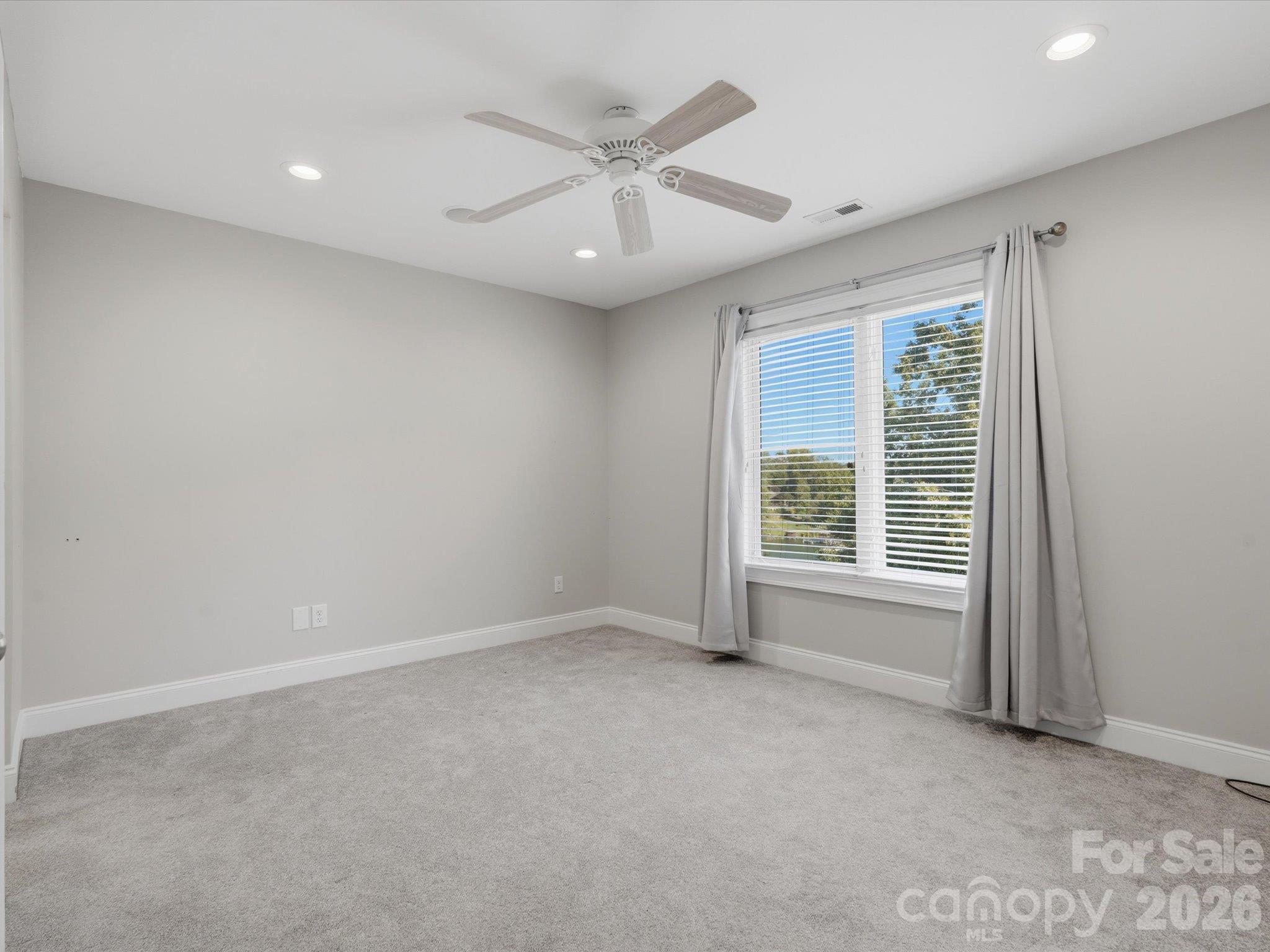 Single Family Residence at 122 Long Cove Lane, Mooresville, photo 25 of 48