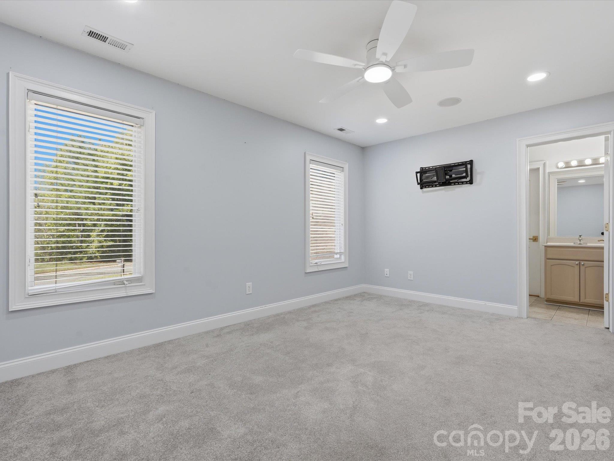 Single Family Residence at 122 Long Cove Lane, Mooresville, photo 27 of 48