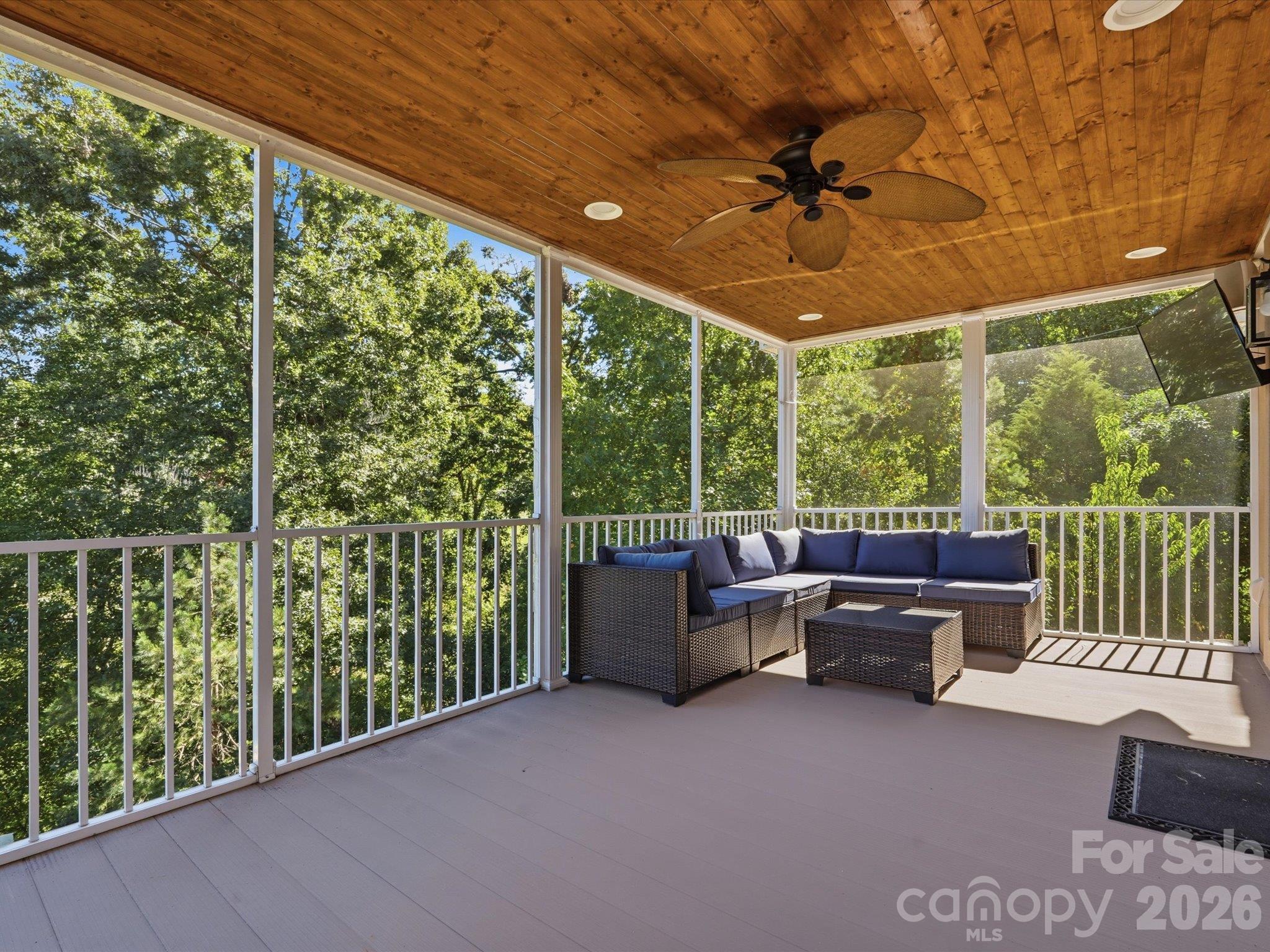 Single Family Residence at 122 Long Cove Lane, Mooresville, photo 41 of 48