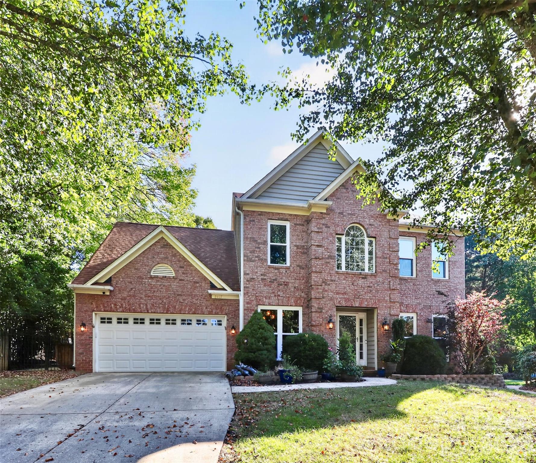 Single Family Residence at 8437 Bridgestone Drive, Huntersville, photo 3 of 48