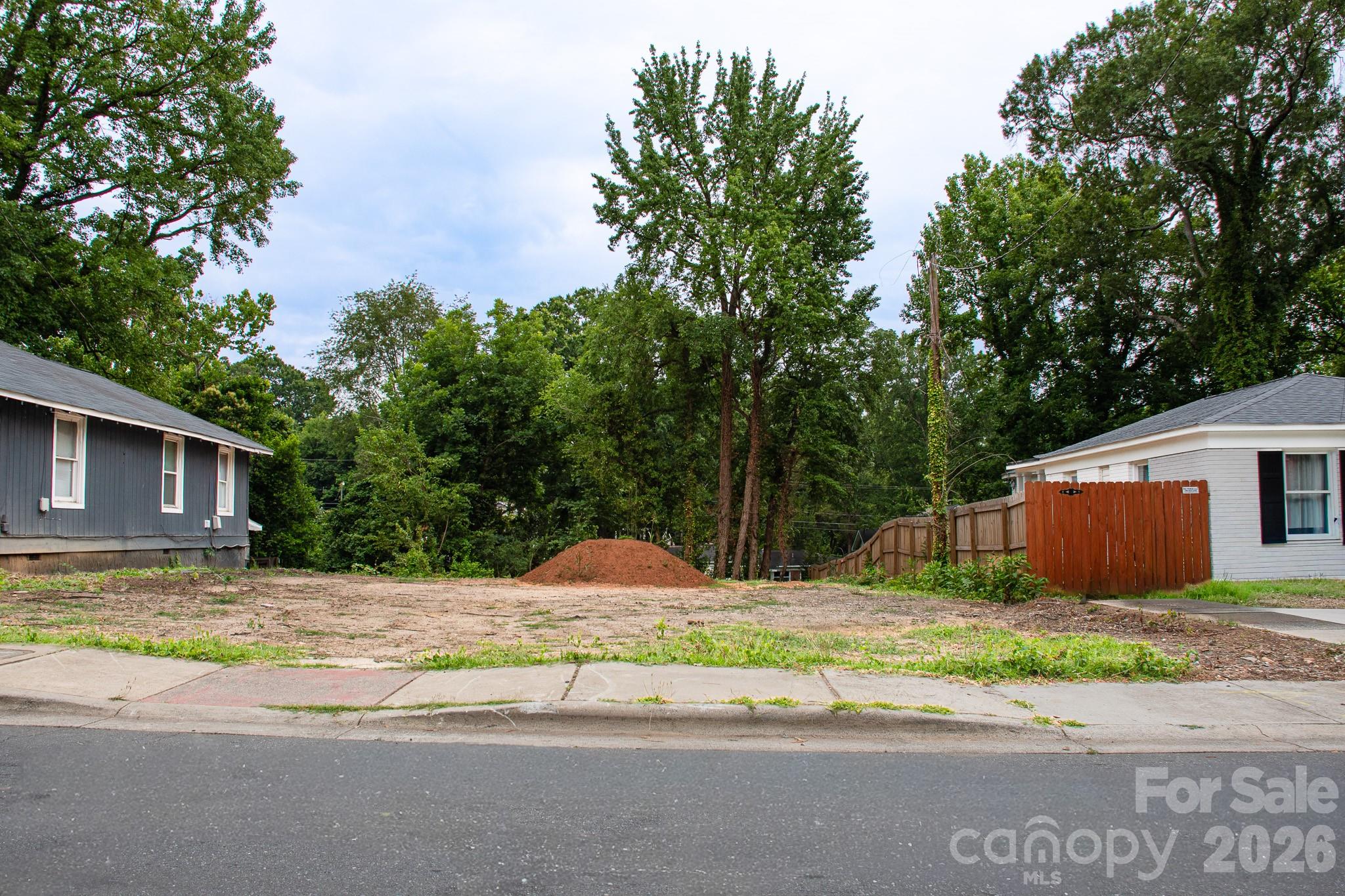Lot at 2321 Dundeen Street, Charlotte, photo 2 of 5