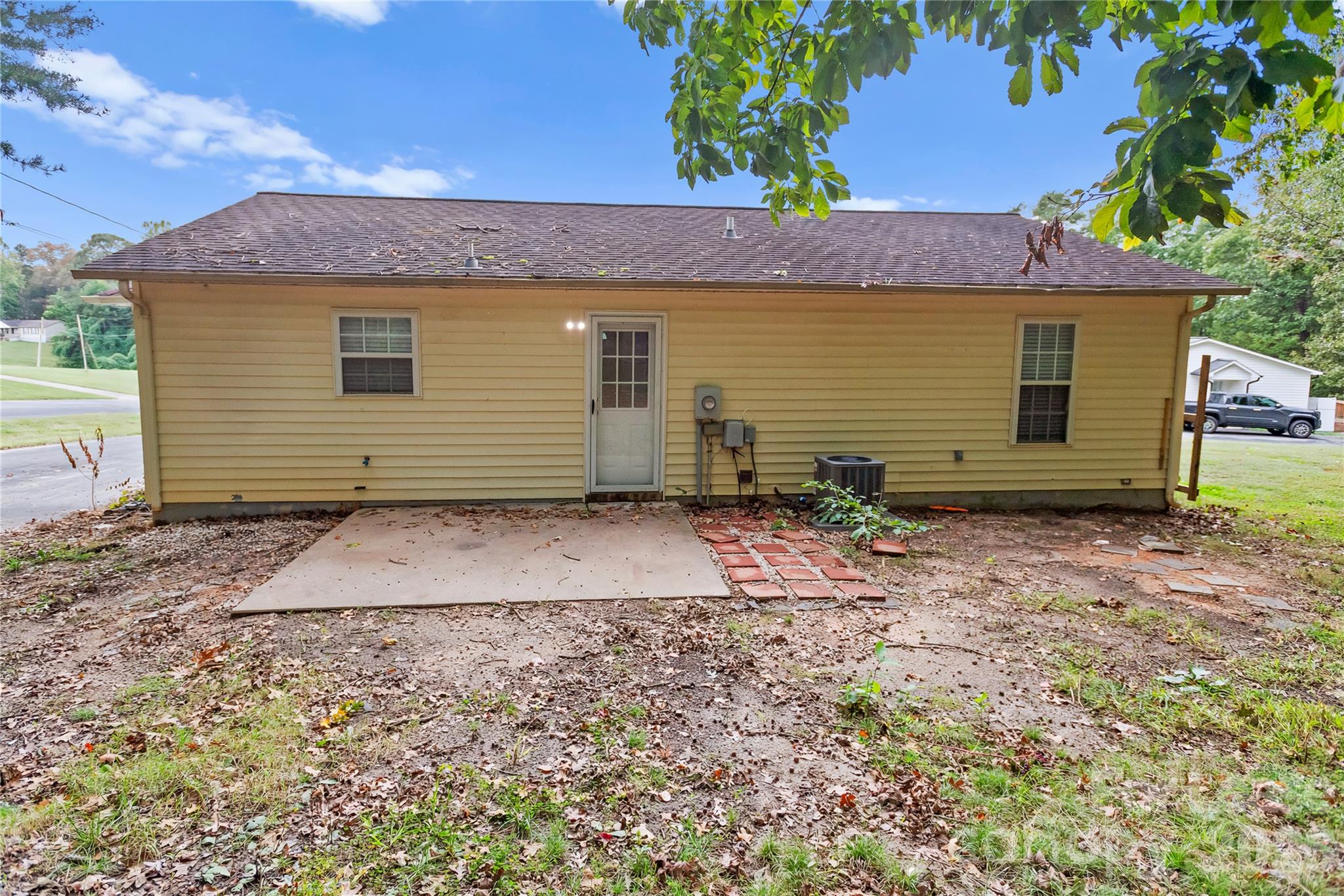 Single Family Residence at 140 Clara Drive, Statesville, photo 11 of 30