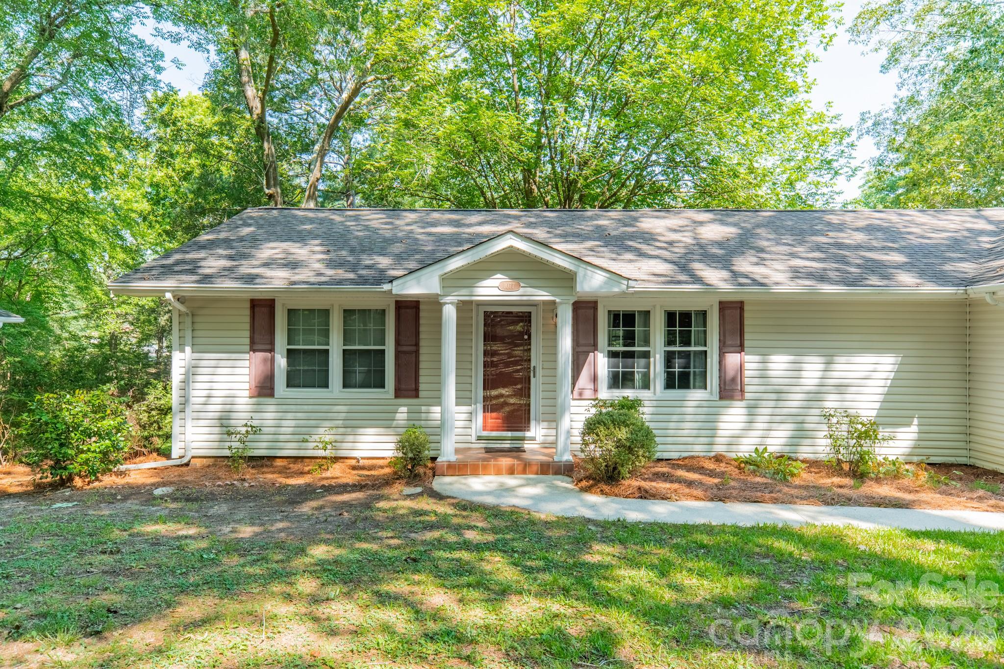 Single Family Residence at 1077 E Shore Drive, Lancaster, photo 23 of 48