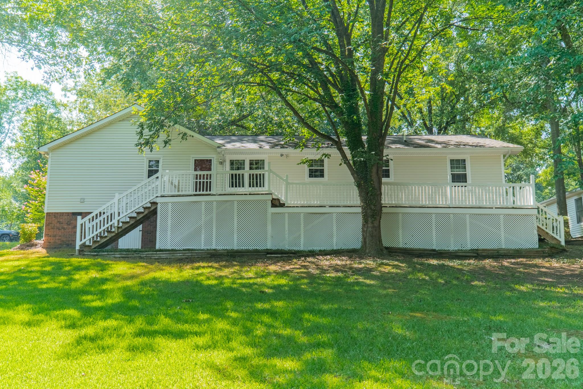 Single Family Residence at 1077 E Shore Drive, Lancaster, photo 45 of 48
