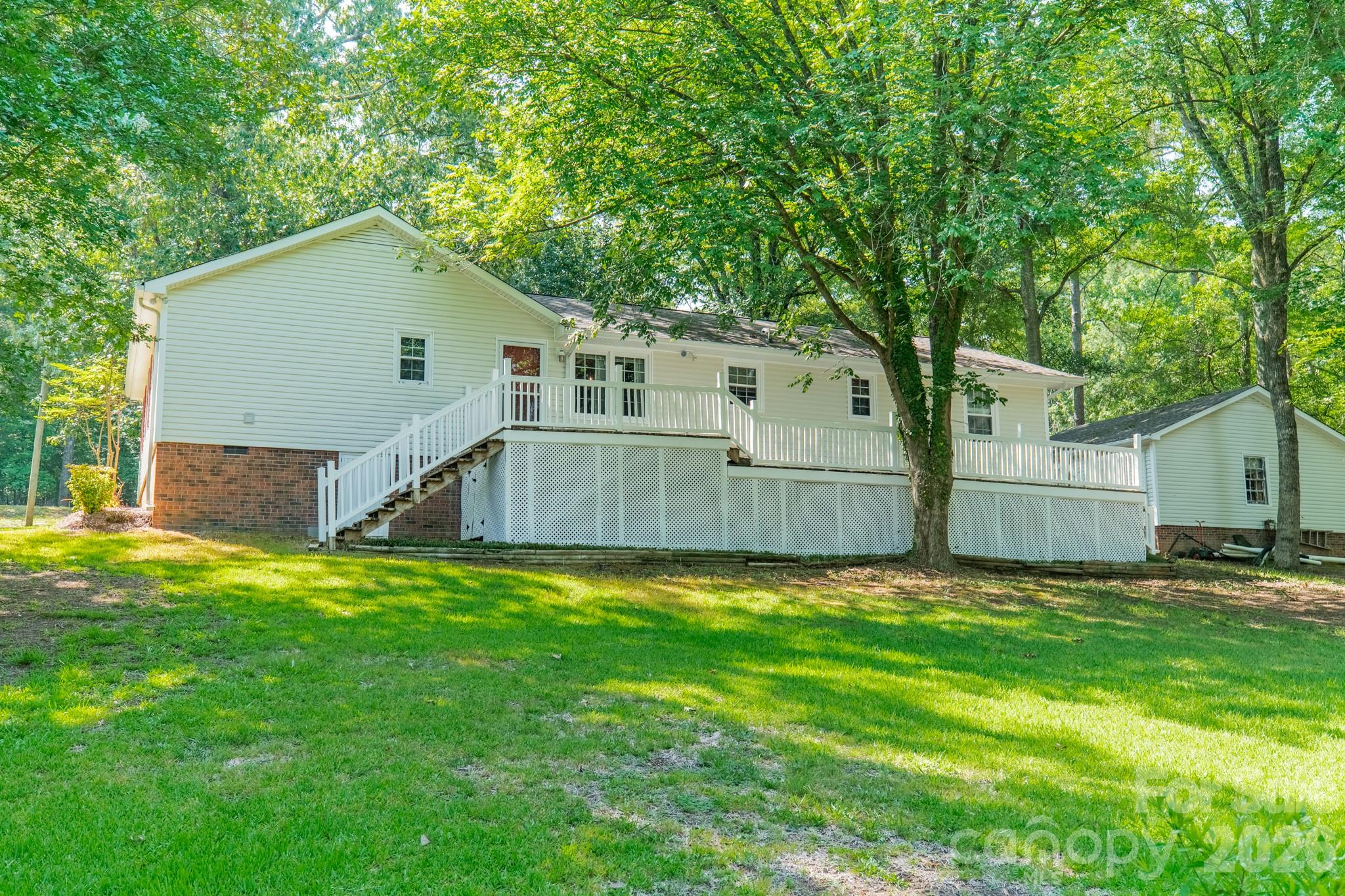 Single Family Residence at 1077 E Shore Drive, Lancaster, photo 46 of 48
