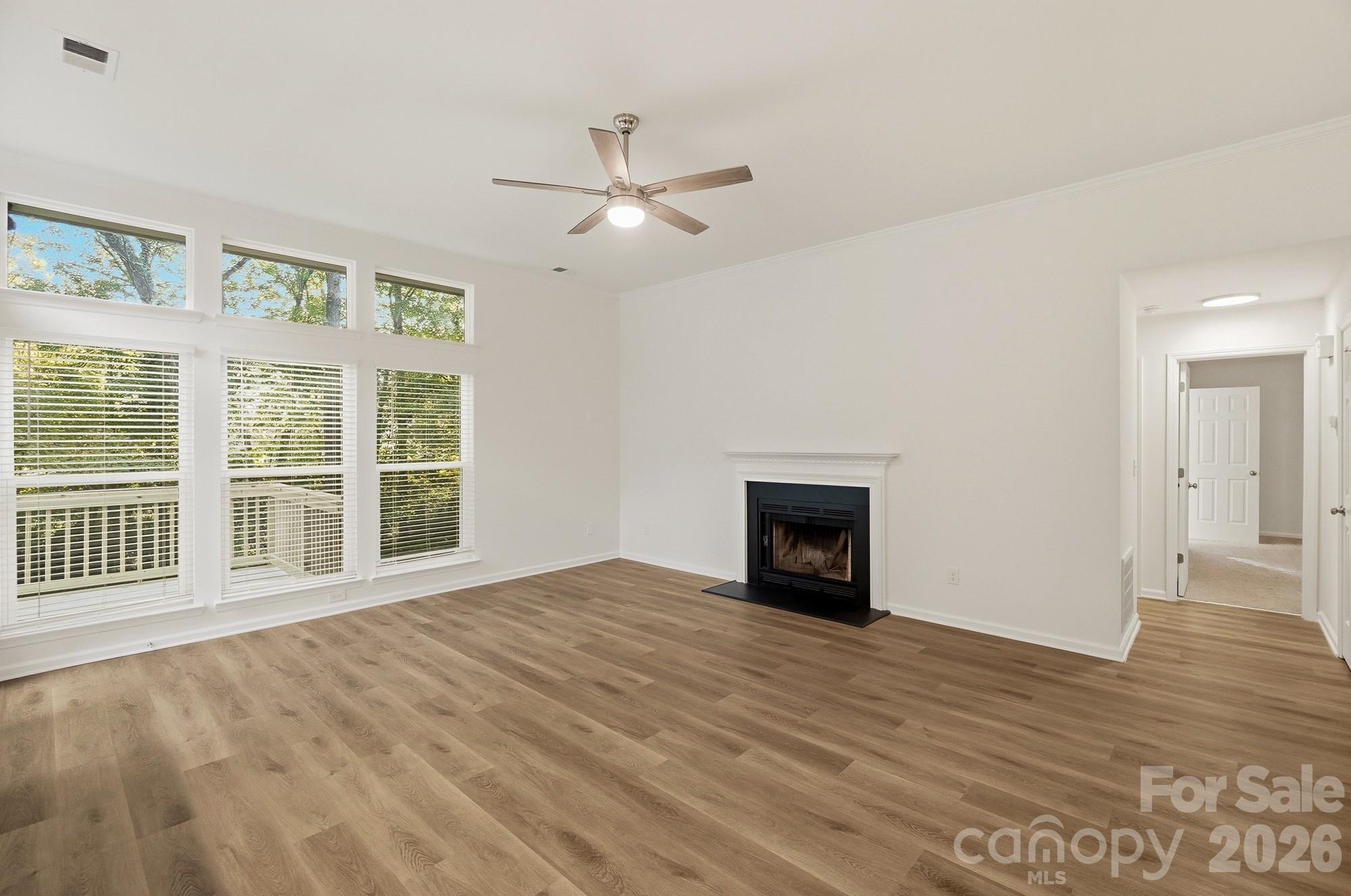 Single Family Residence at 6044 Acadian Woods Drive, Charlotte, photo 9 of 35