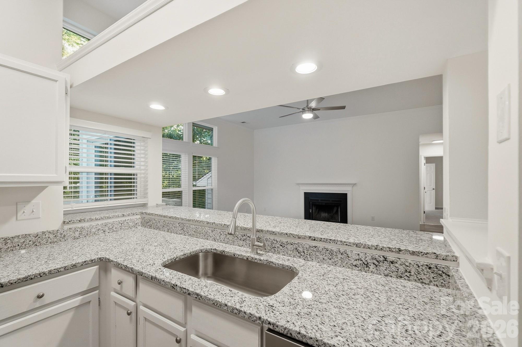 Single Family Residence at 6044 Acadian Woods Drive, Charlotte, photo 13 of 35