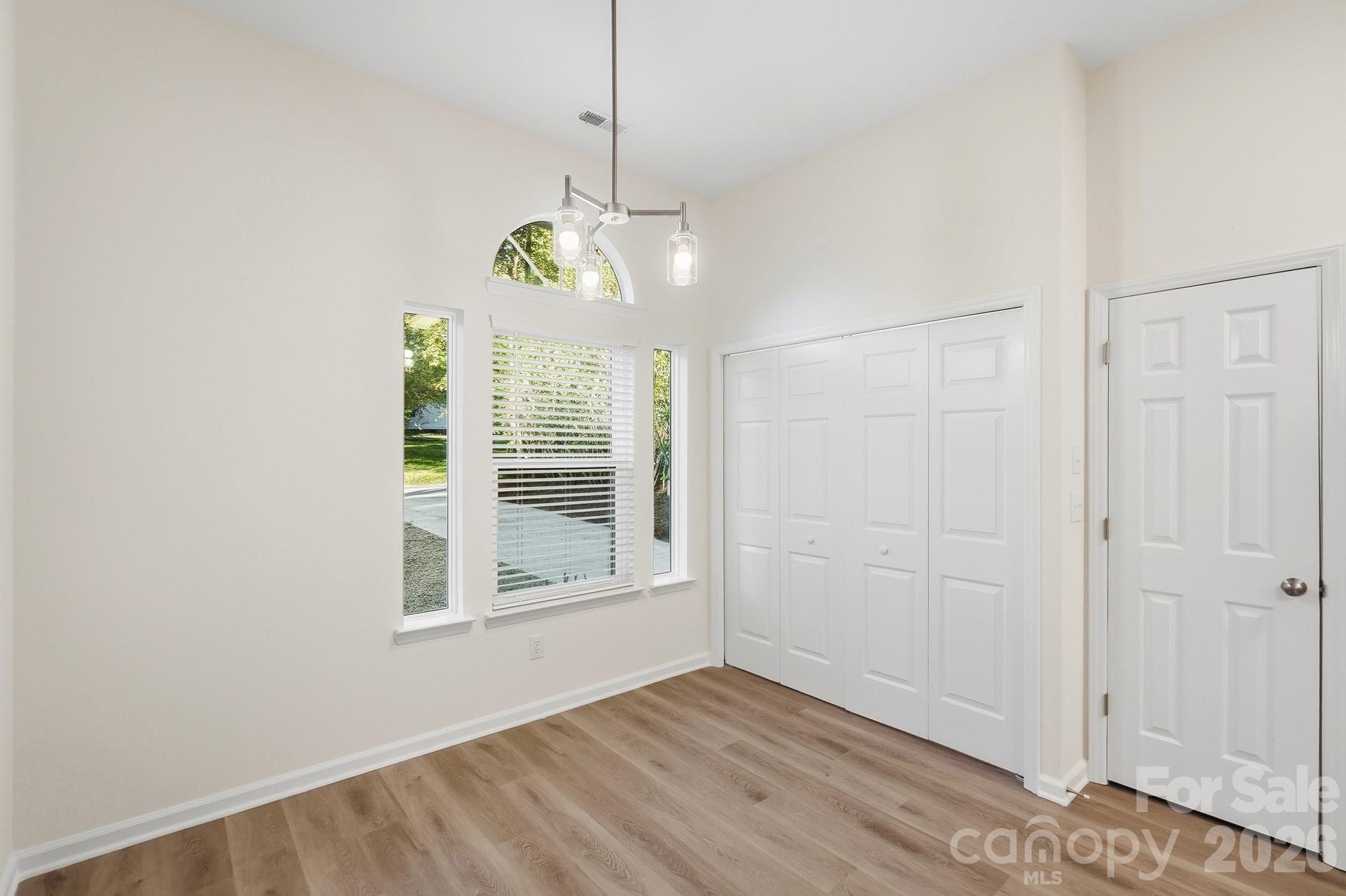 Single Family Residence at 6044 Acadian Woods Drive, Charlotte, photo 14 of 35