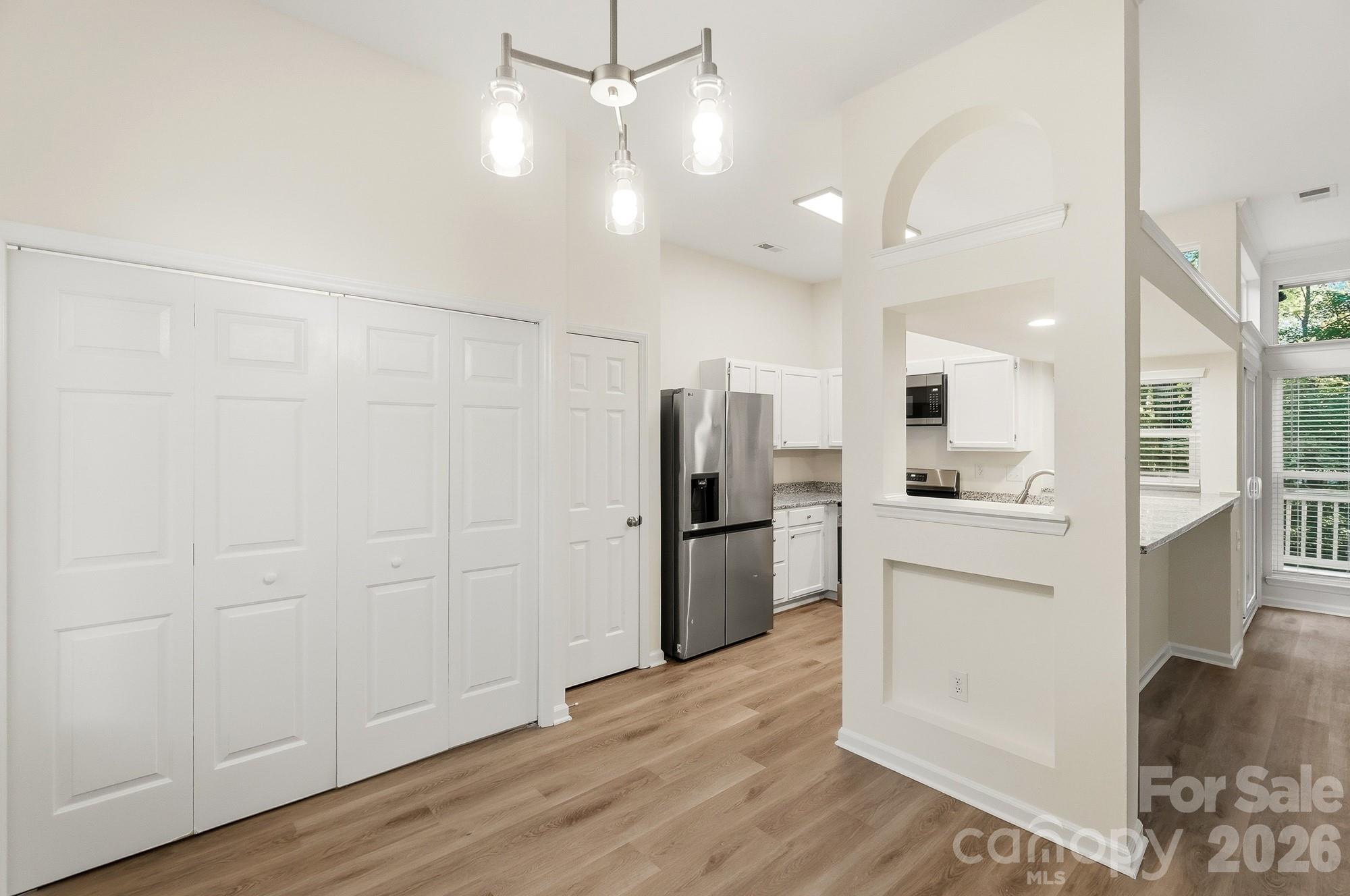 Single Family Residence at 6044 Acadian Woods Drive, Charlotte, photo 15 of 35