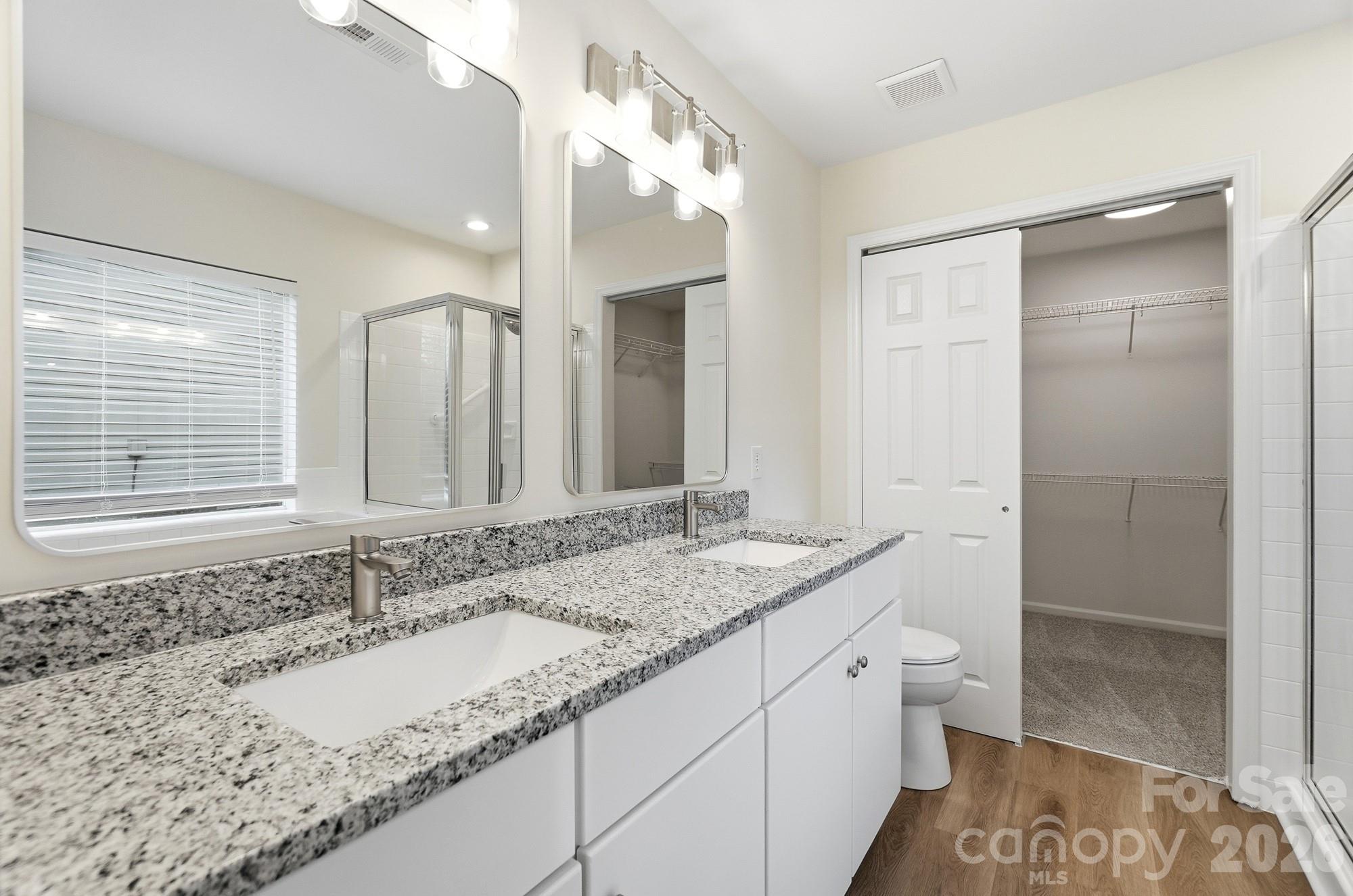 Single Family Residence at 6044 Acadian Woods Drive, Charlotte, photo 19 of 35